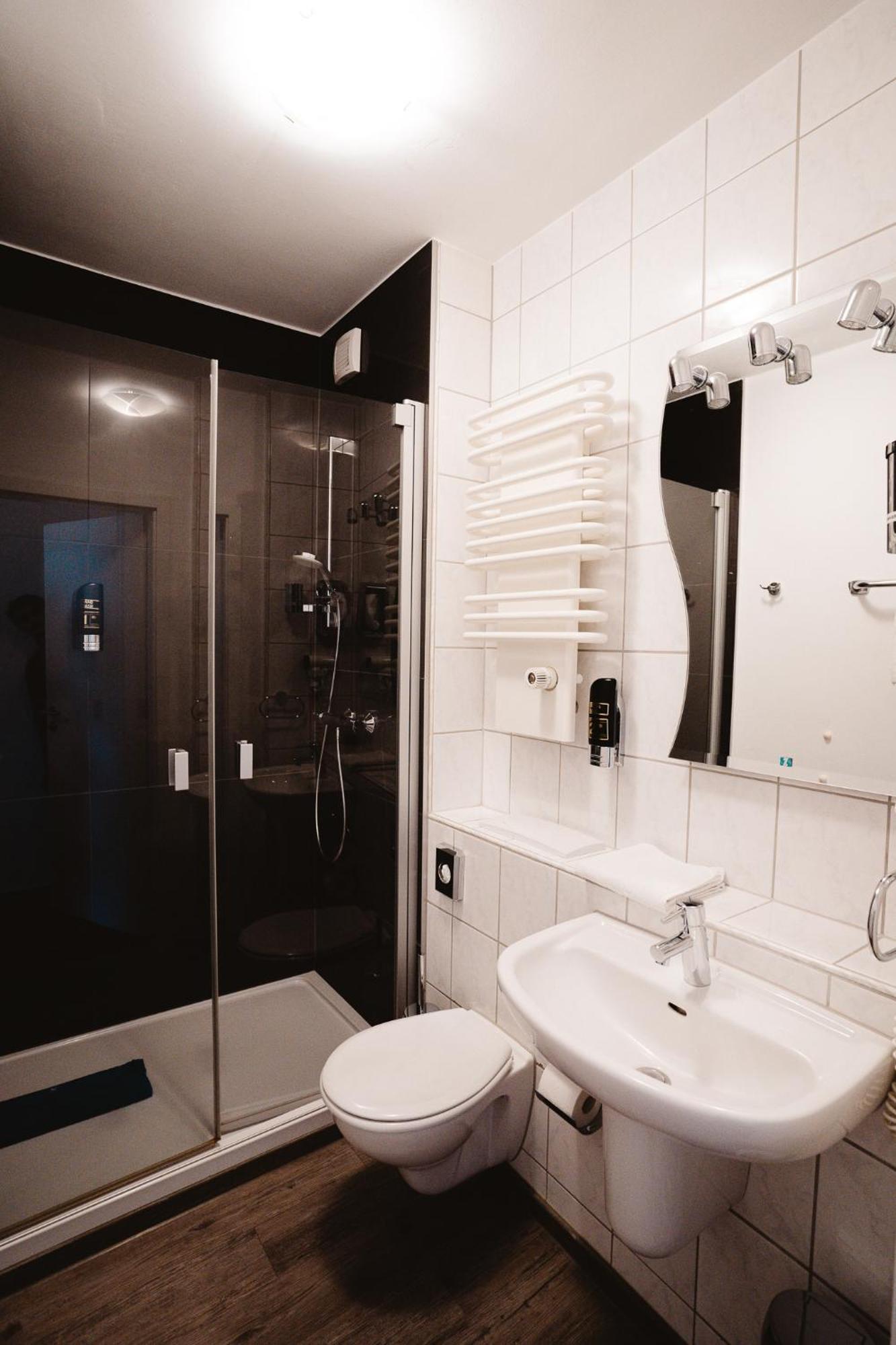 Standard Single Room,1522657795:JPEG