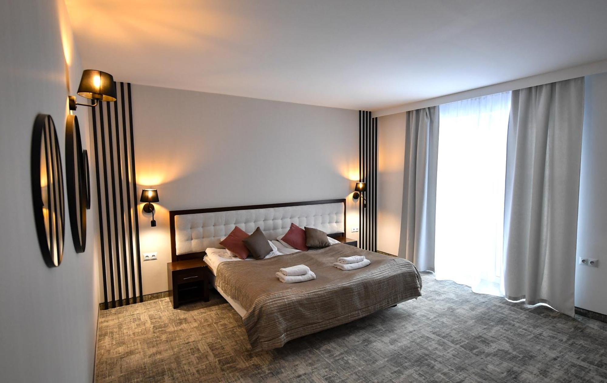 Two-Bedroom Apartment Terrace,1534462252:JPEG