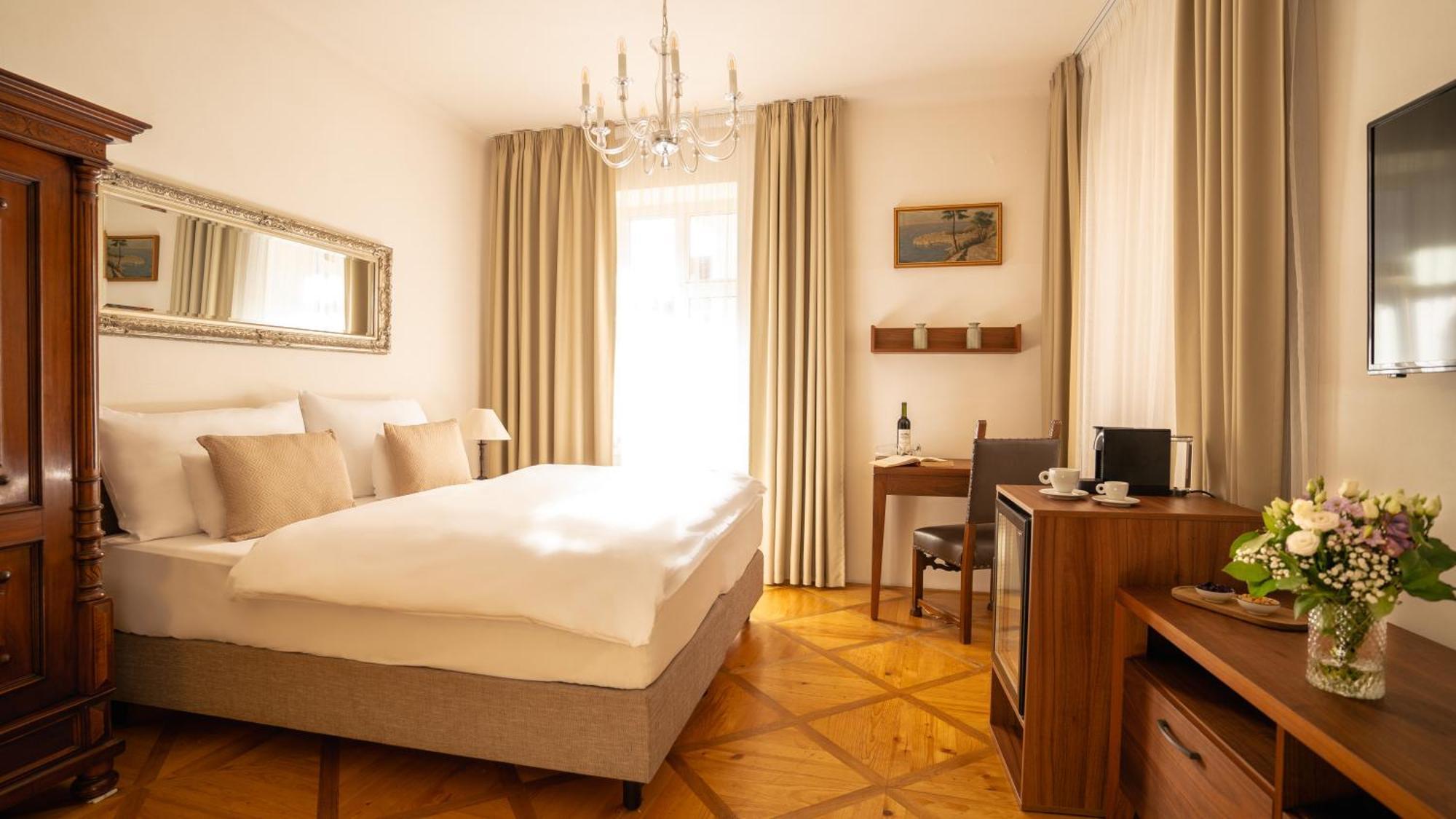 Classic Double or Twin Room
