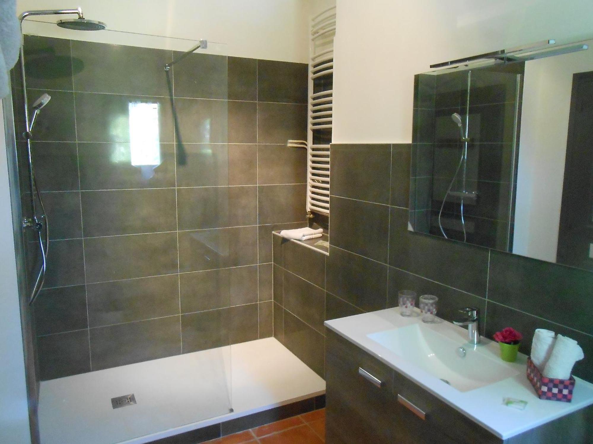Triple Room Swimming Pool Side