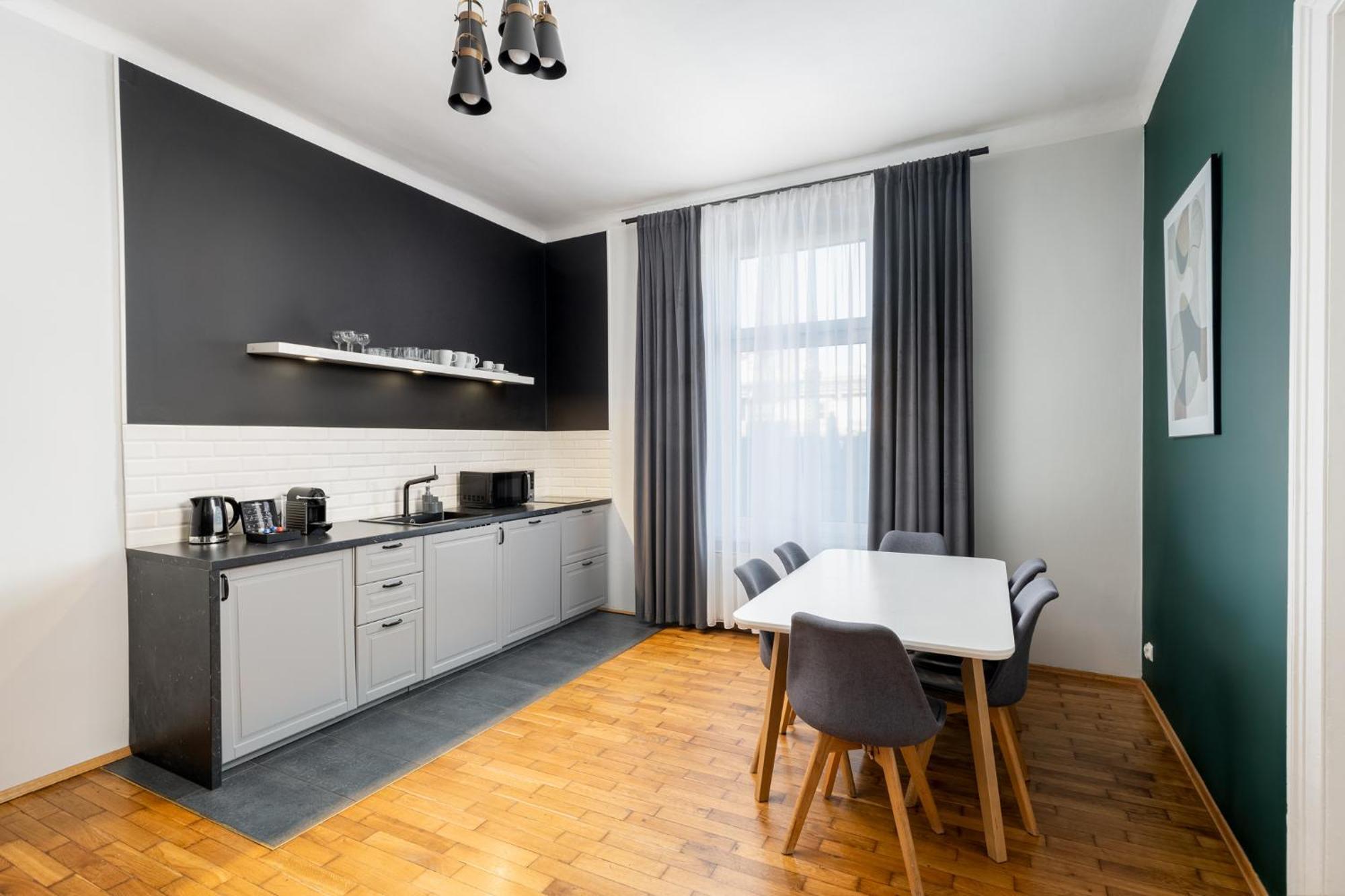 Premium Suite met 3 Slaapkamers en Uitzicht op de Tuin - 75m²
