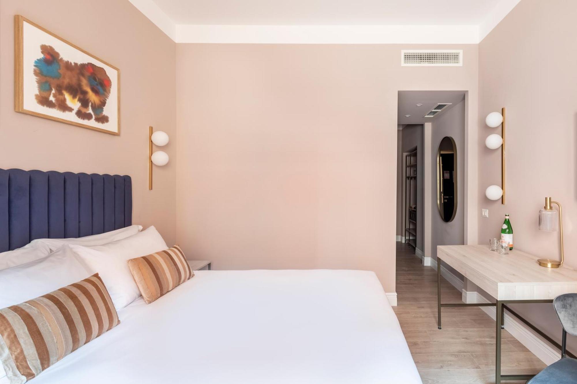 Large Room with Extra Single Bed