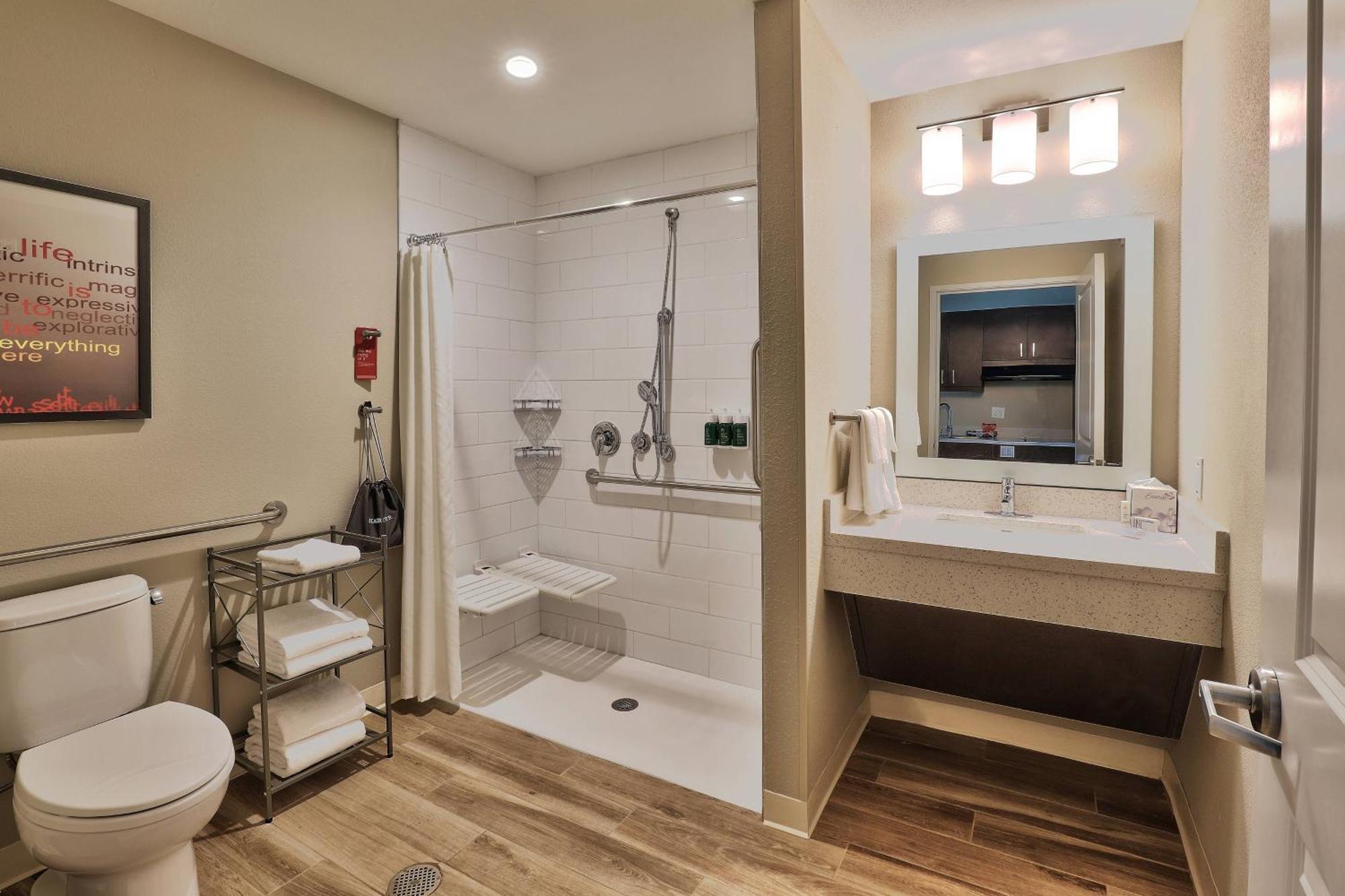 Queen Studio with Two Queen Beds and City View - Hearing Accessible