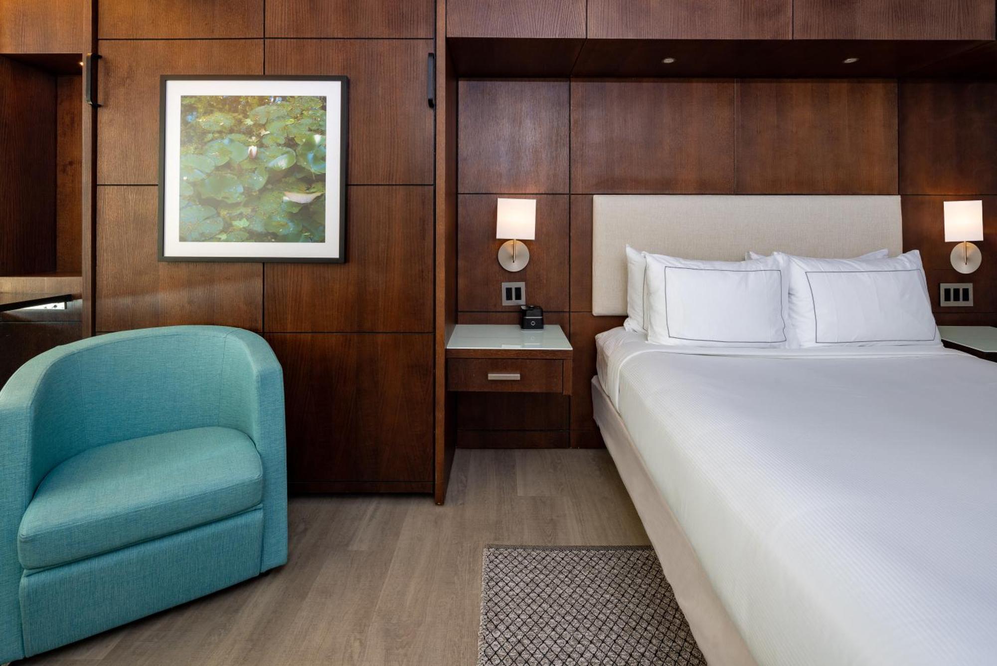 Queen Room Extra Double Bed Garden View