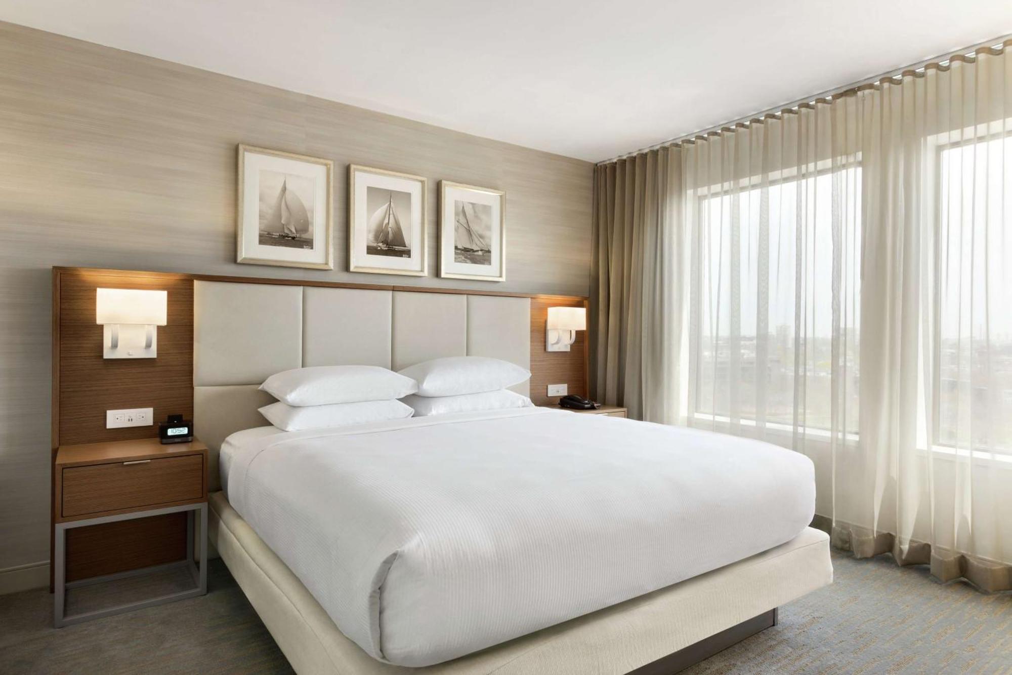 Quarto com Cama King-size