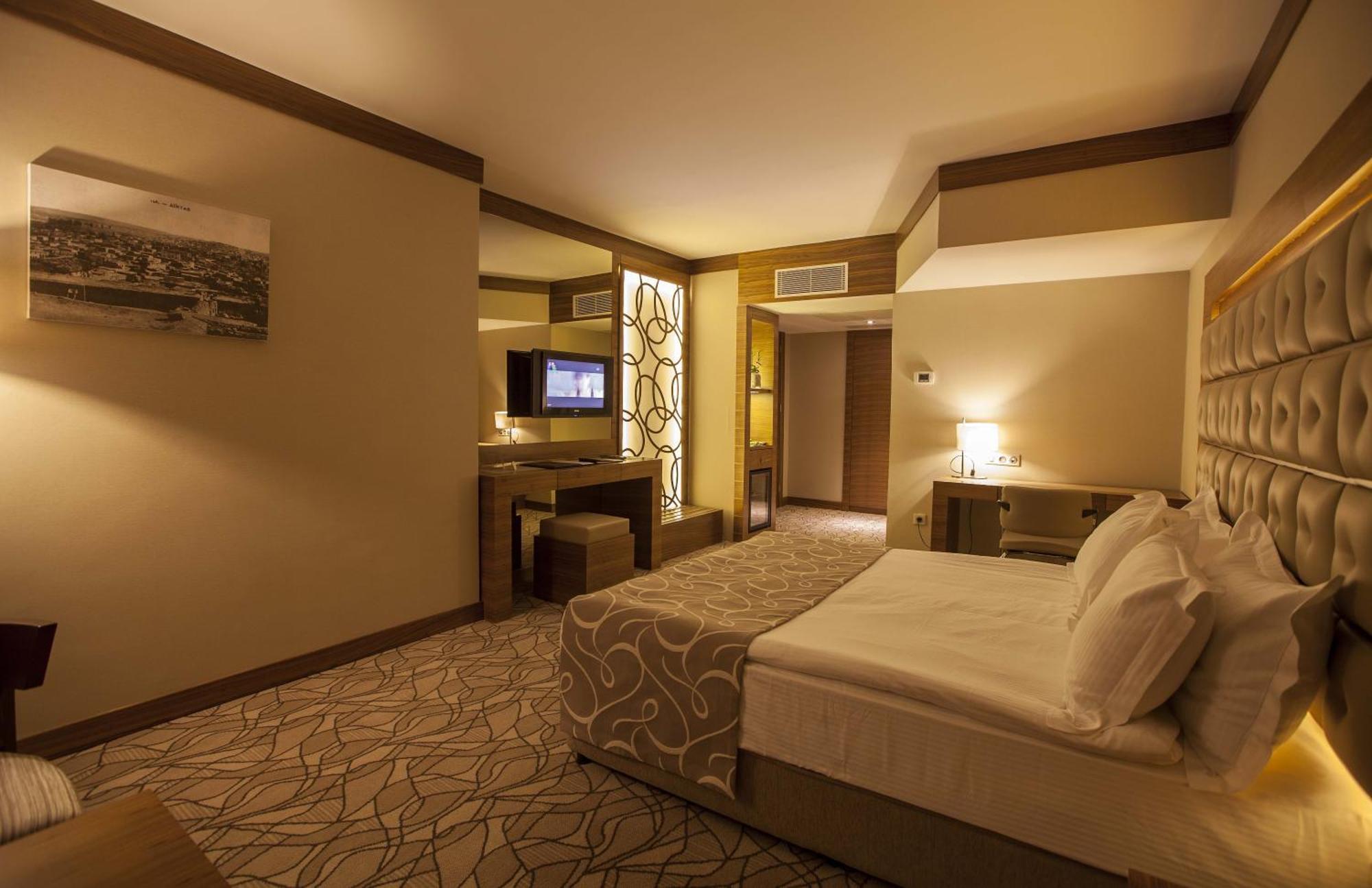 Deluxe King Room
