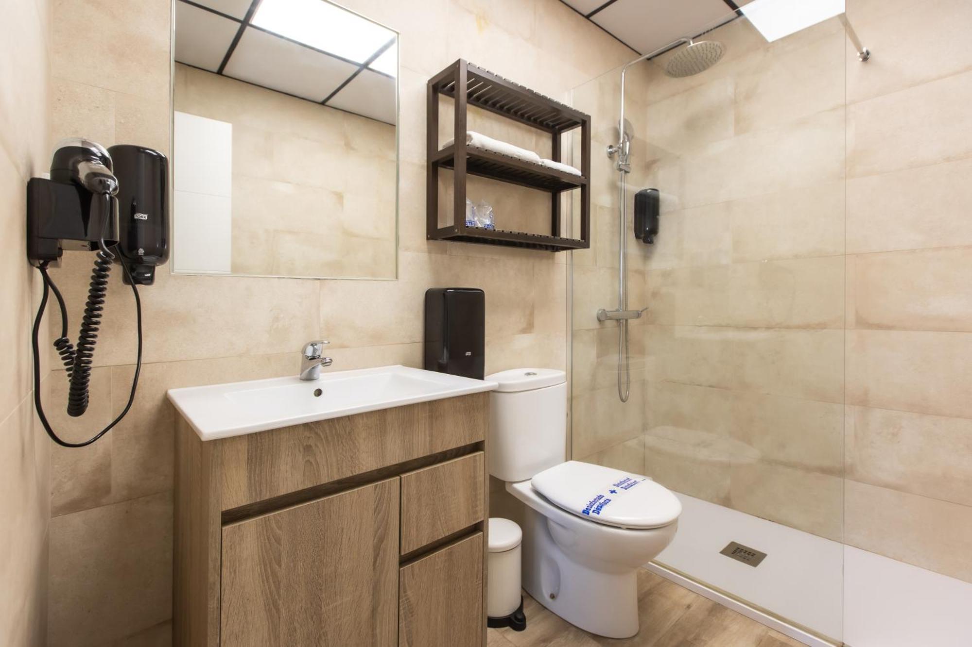 Dreibettzimmer mit kostenfreiem Flughafentransfer