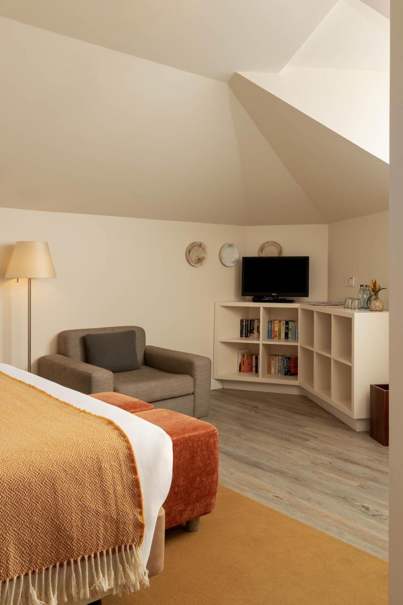 Mansard Superior Double Room,1586131334:JPEG