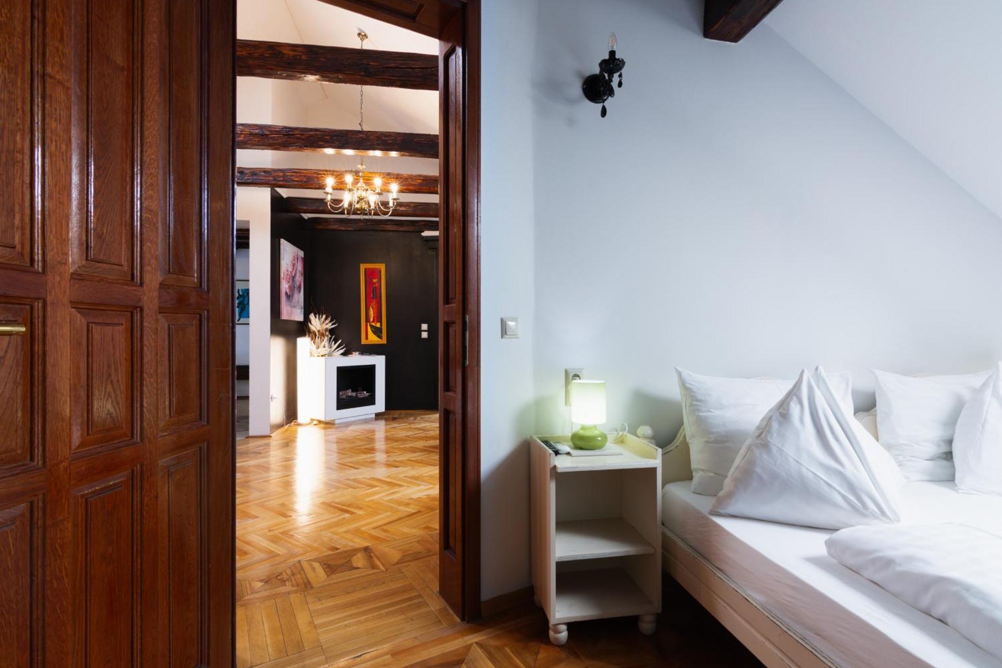 Strasser Sky Suite