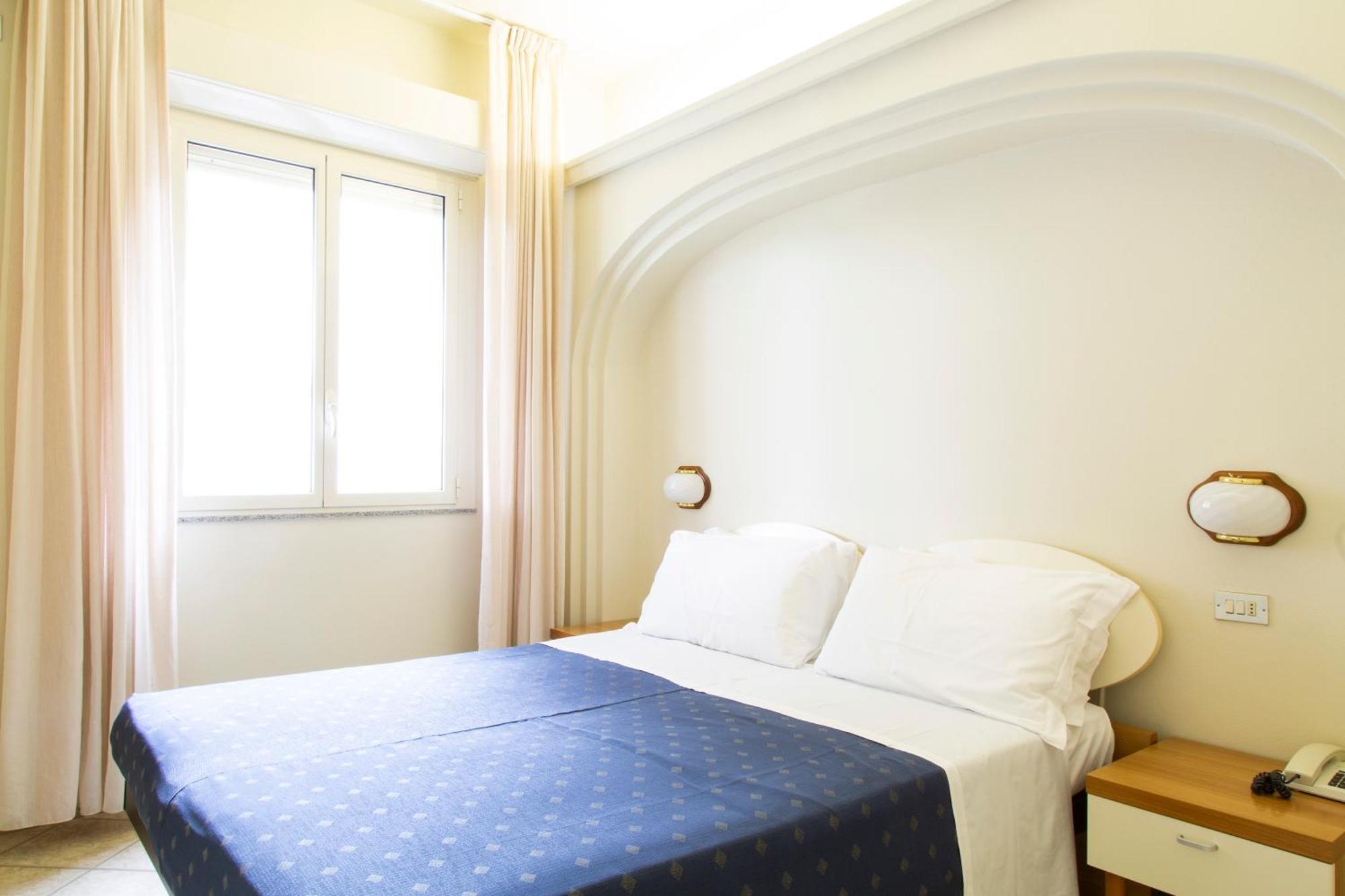 Standard Double or Twin Room,1669030847:JPEG