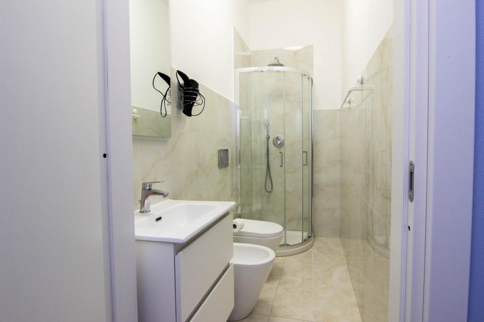 Family Room Private Bathroom,1596343584:JPEG