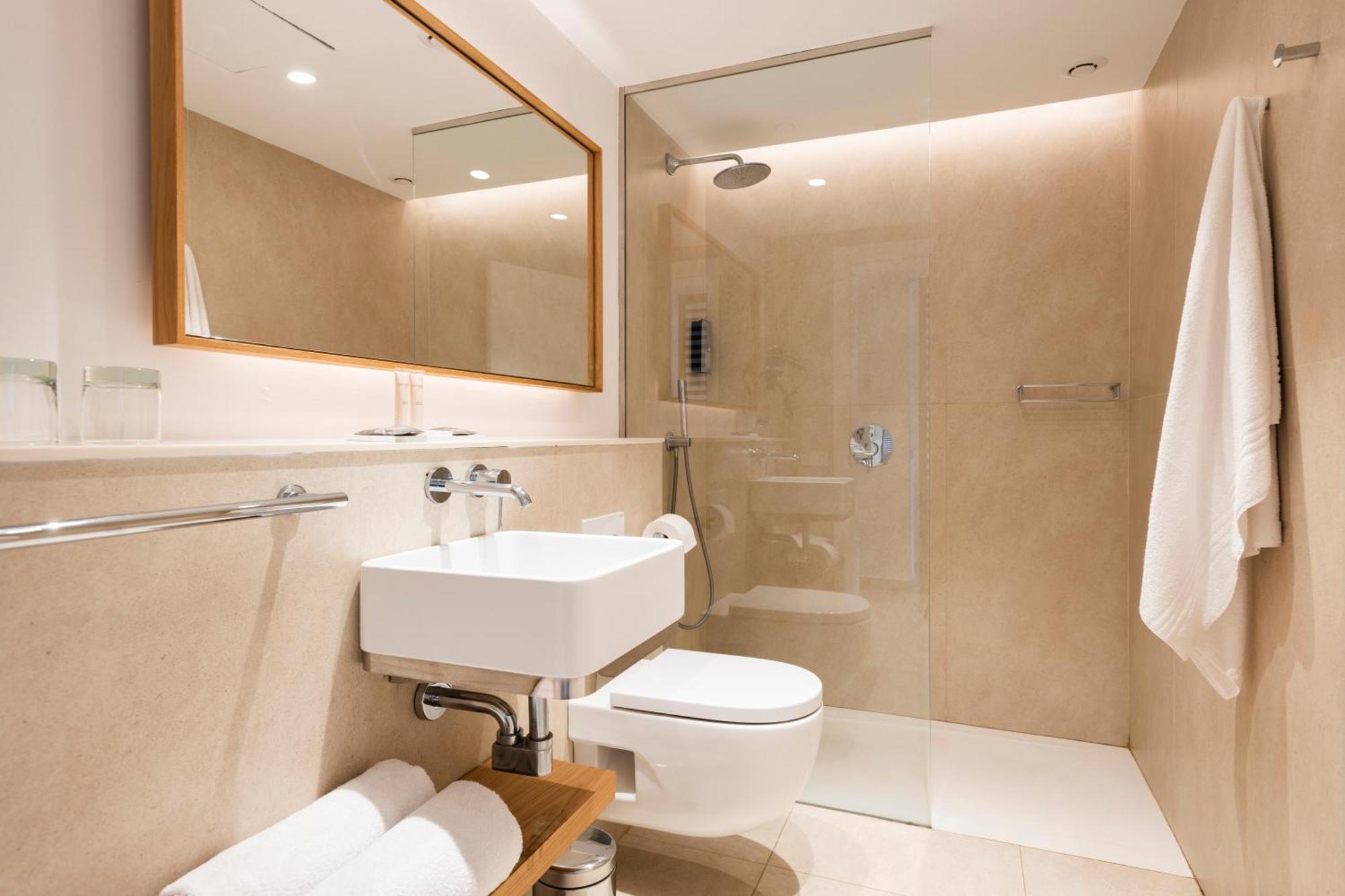 Select One-Bedroom Apartment