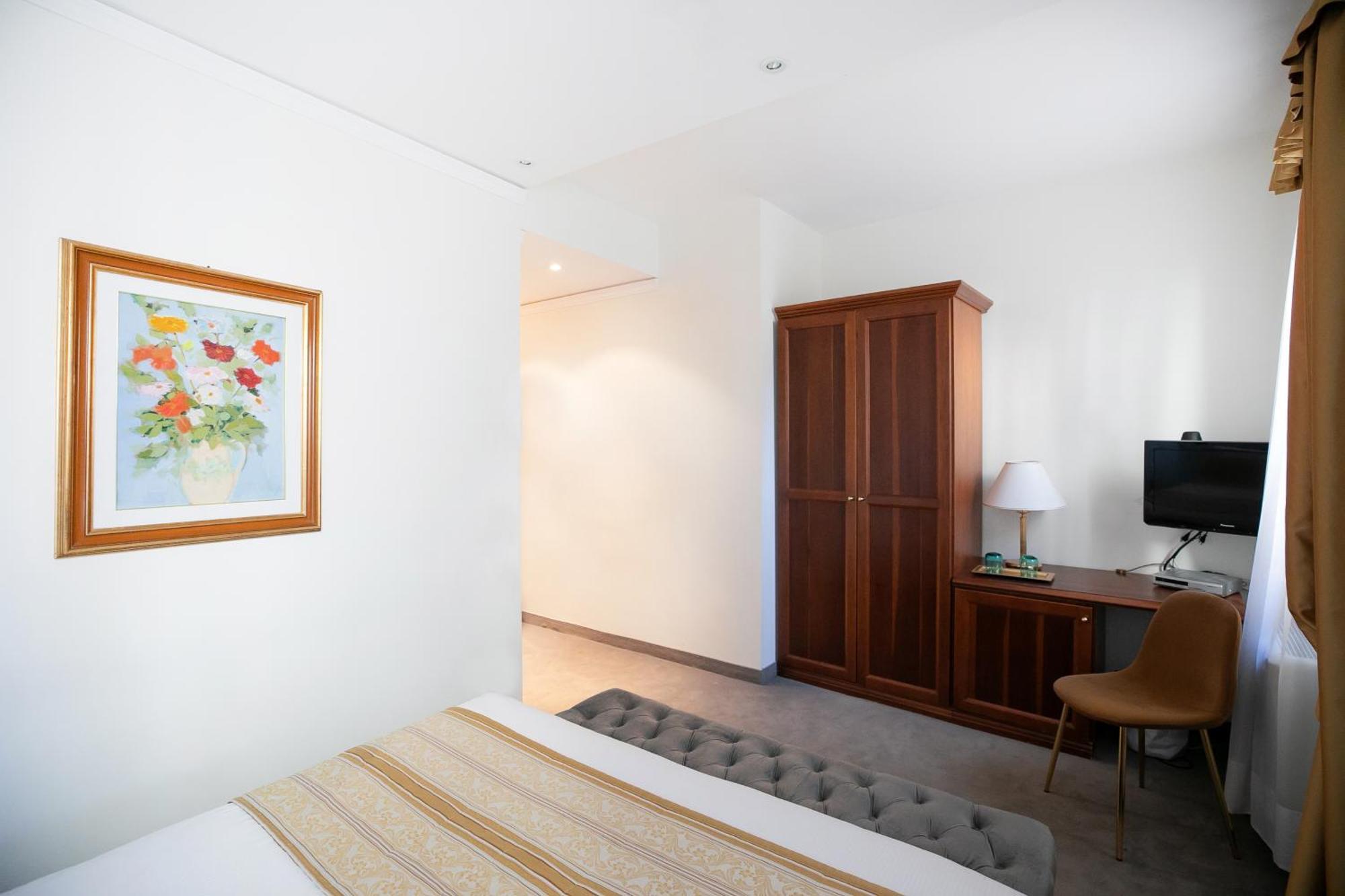Classic Double Room