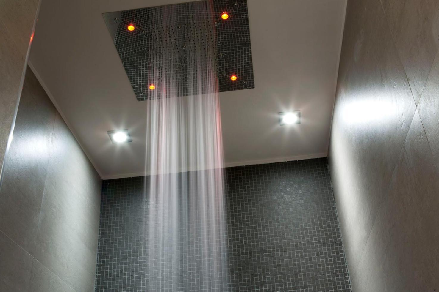 Deluxe Double Room Spa Shower