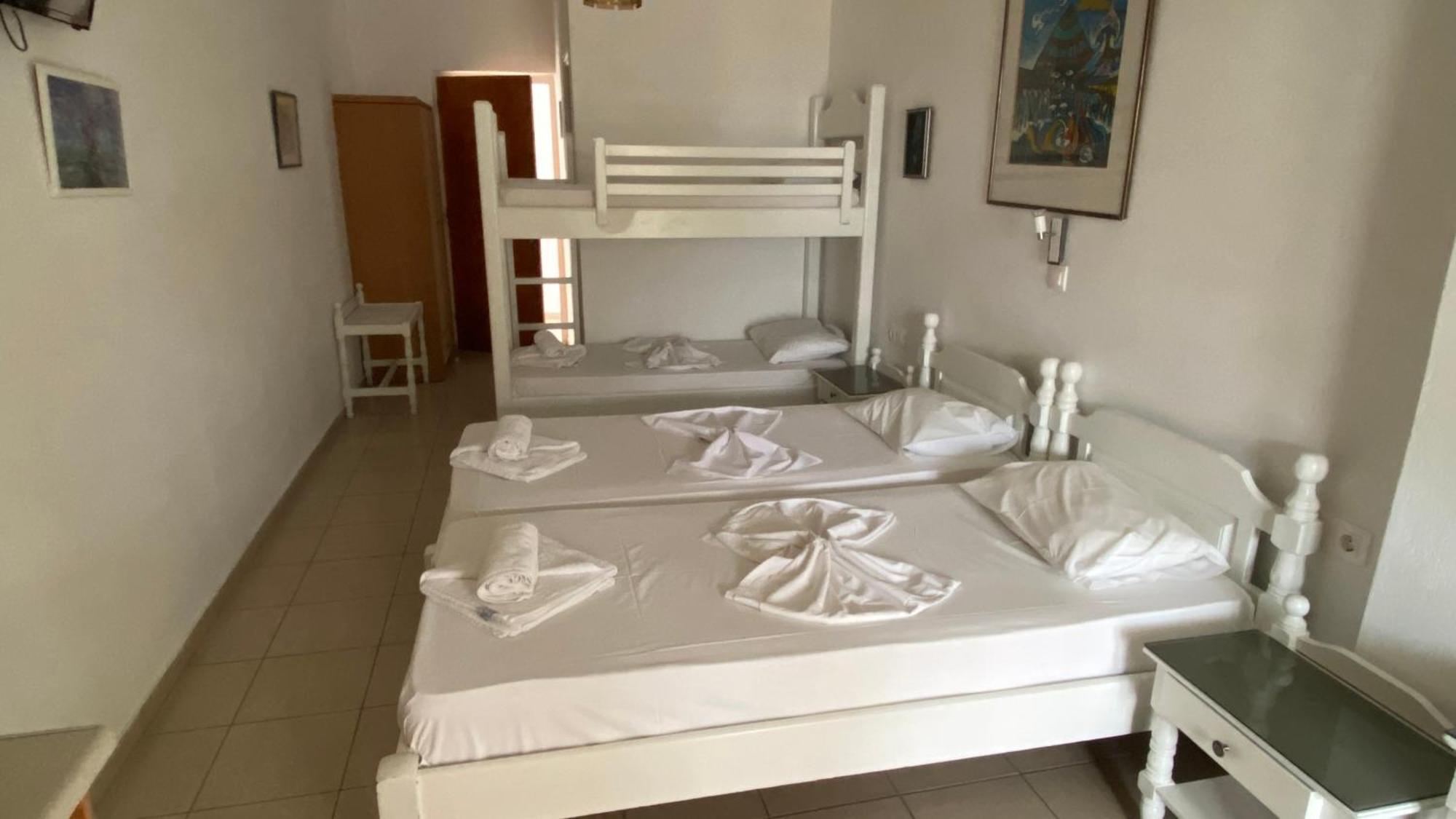 Comfort Quadruple Room,394240932:JPEG