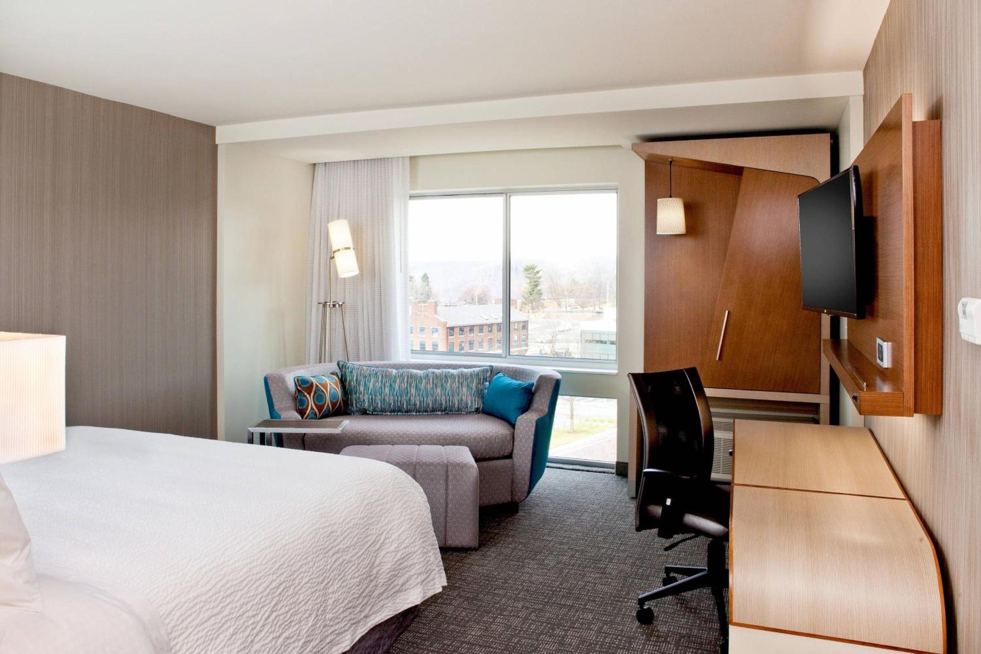 Deluxe King Room,1592930987:JPEG