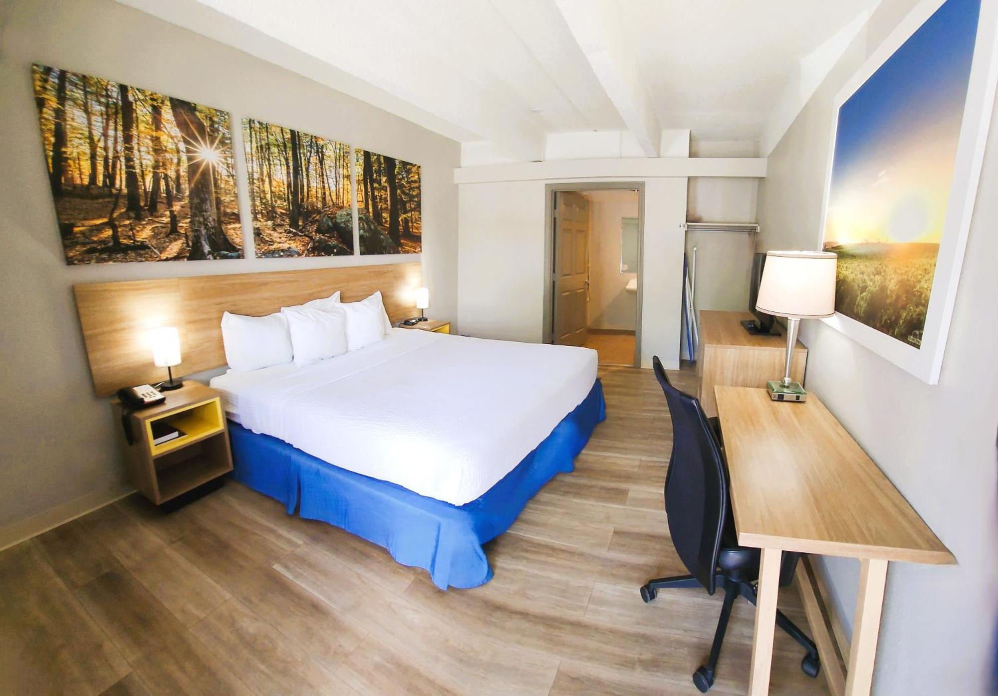 King Room Mobility Access or Non-Smoking