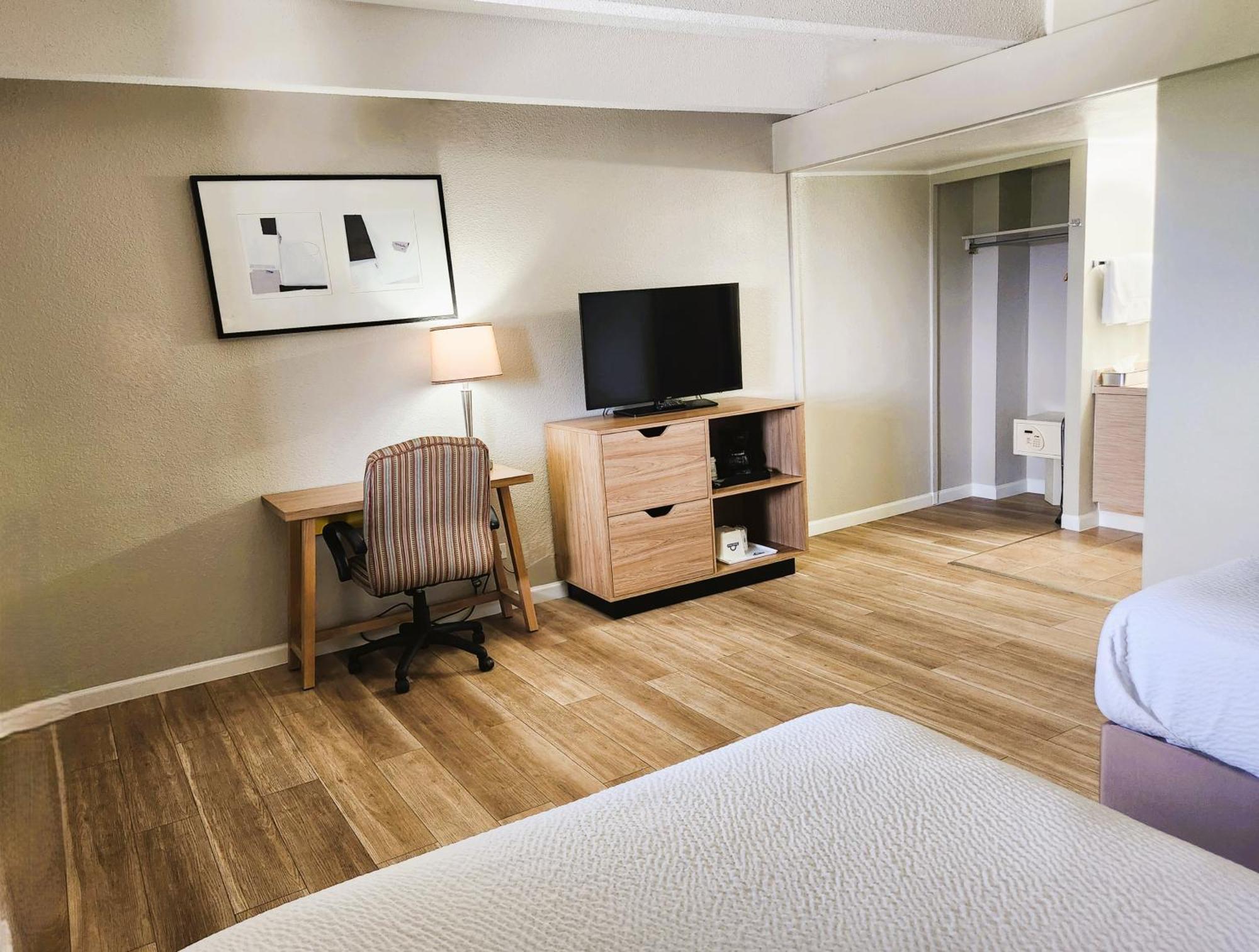 Double Room Two Double Beds Non-Smoking