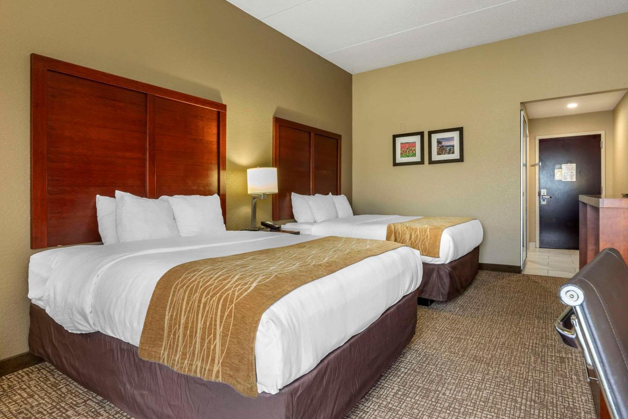Queen Room with Two Queen Beds - Non-Smoking