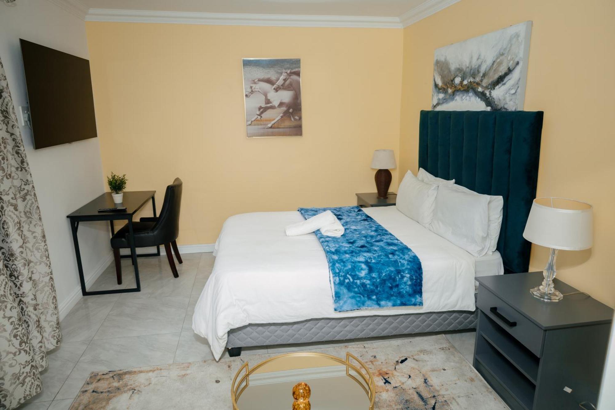 Deluxe Double Room Shower