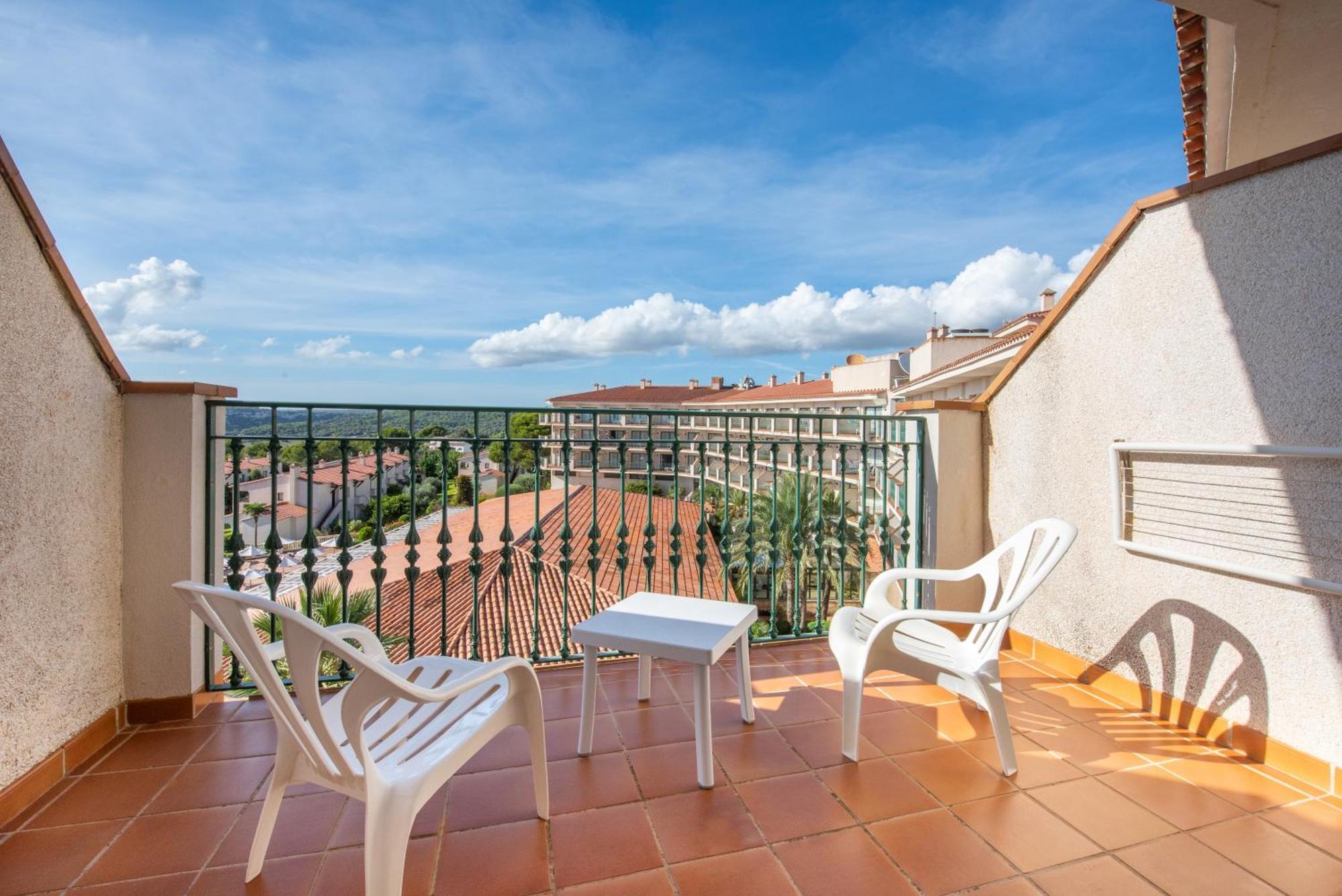 Twin Room Balcony Sea View