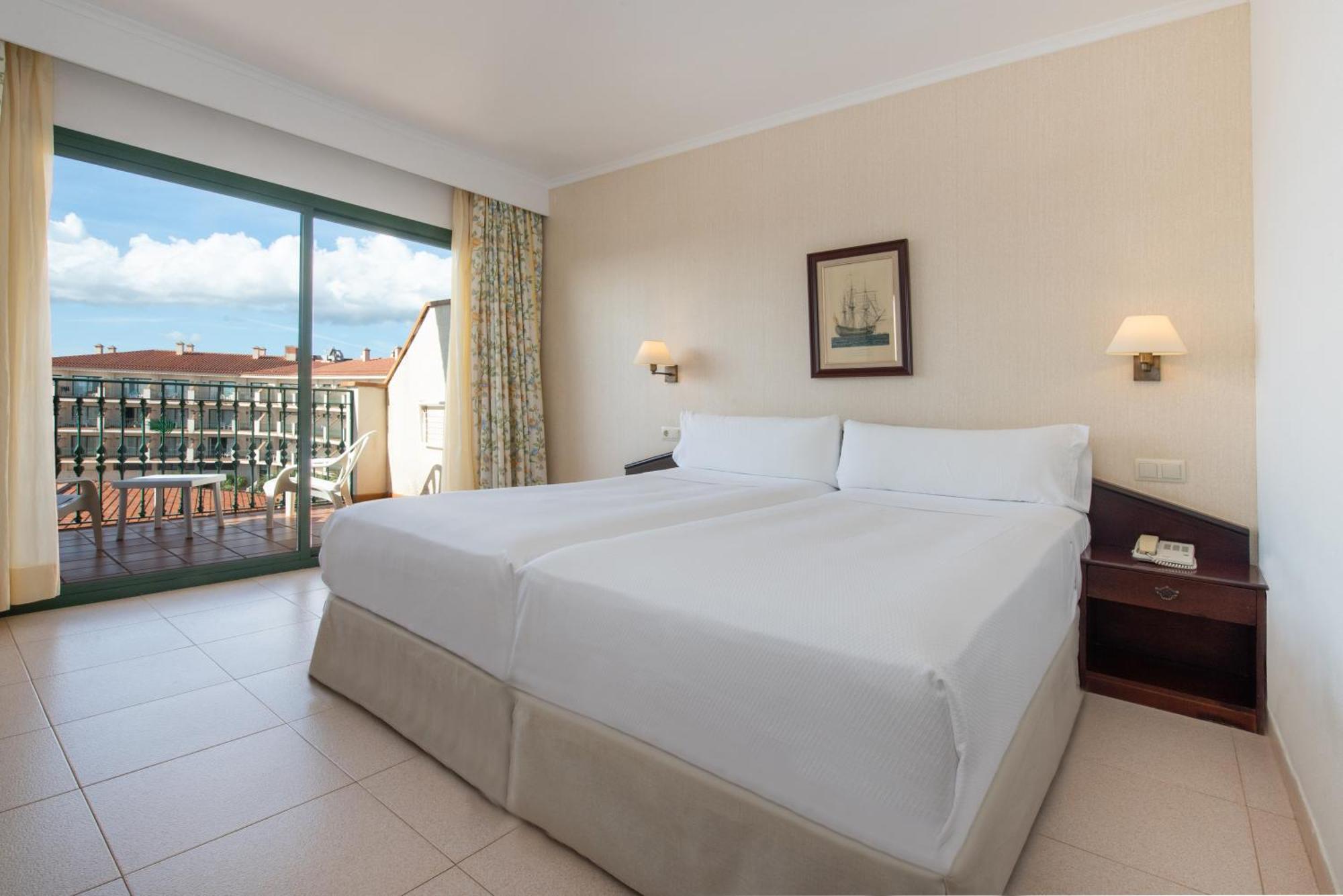 Twin Room Balcony Sea View