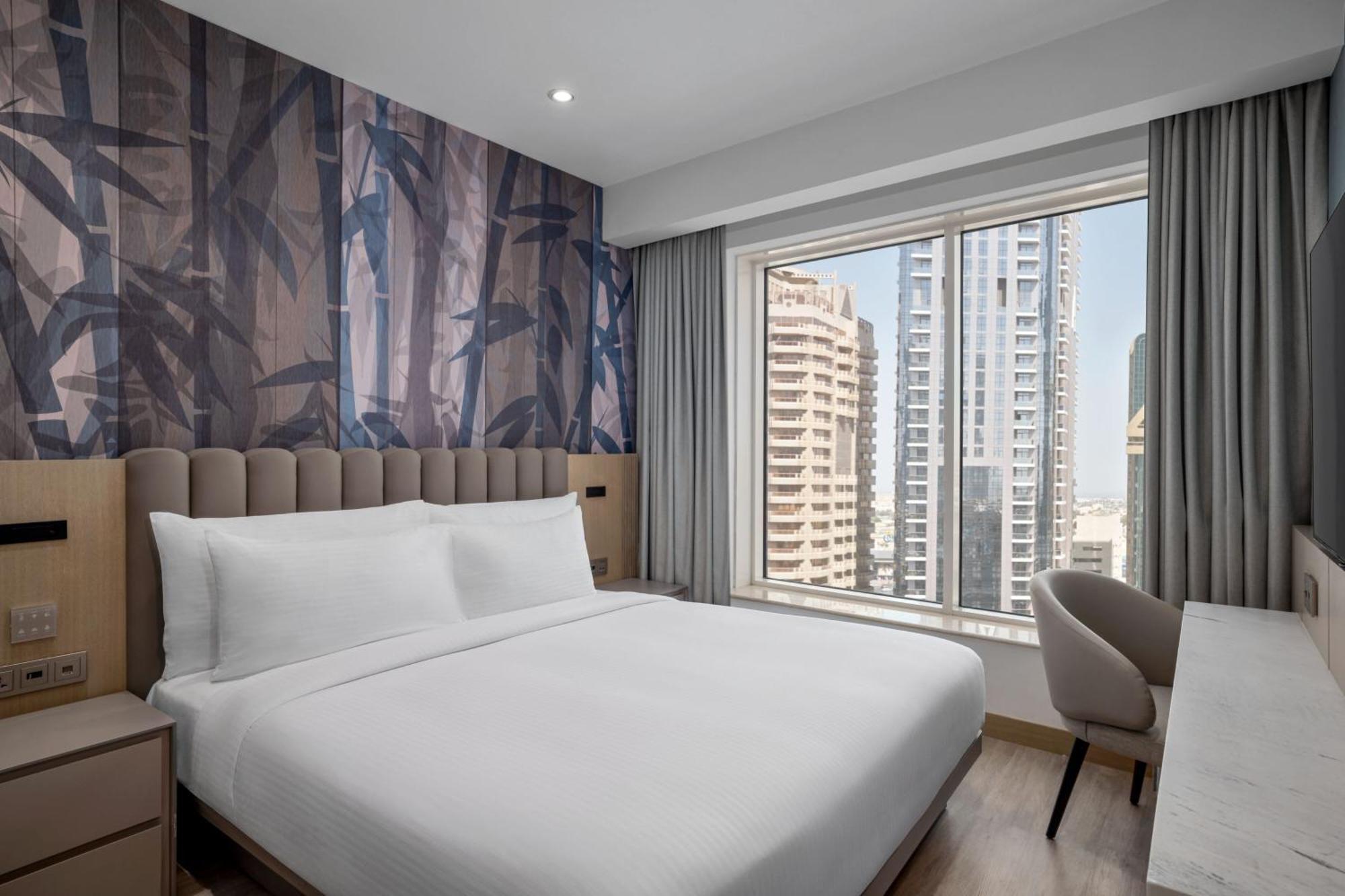 One Bedroom Suite with 1 Queen Bed - City View - Includes 20% Off Food & Beverage,1439694745:JPEG