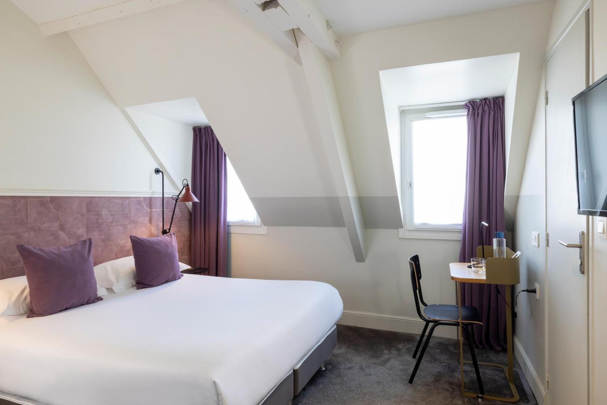 Signature Room