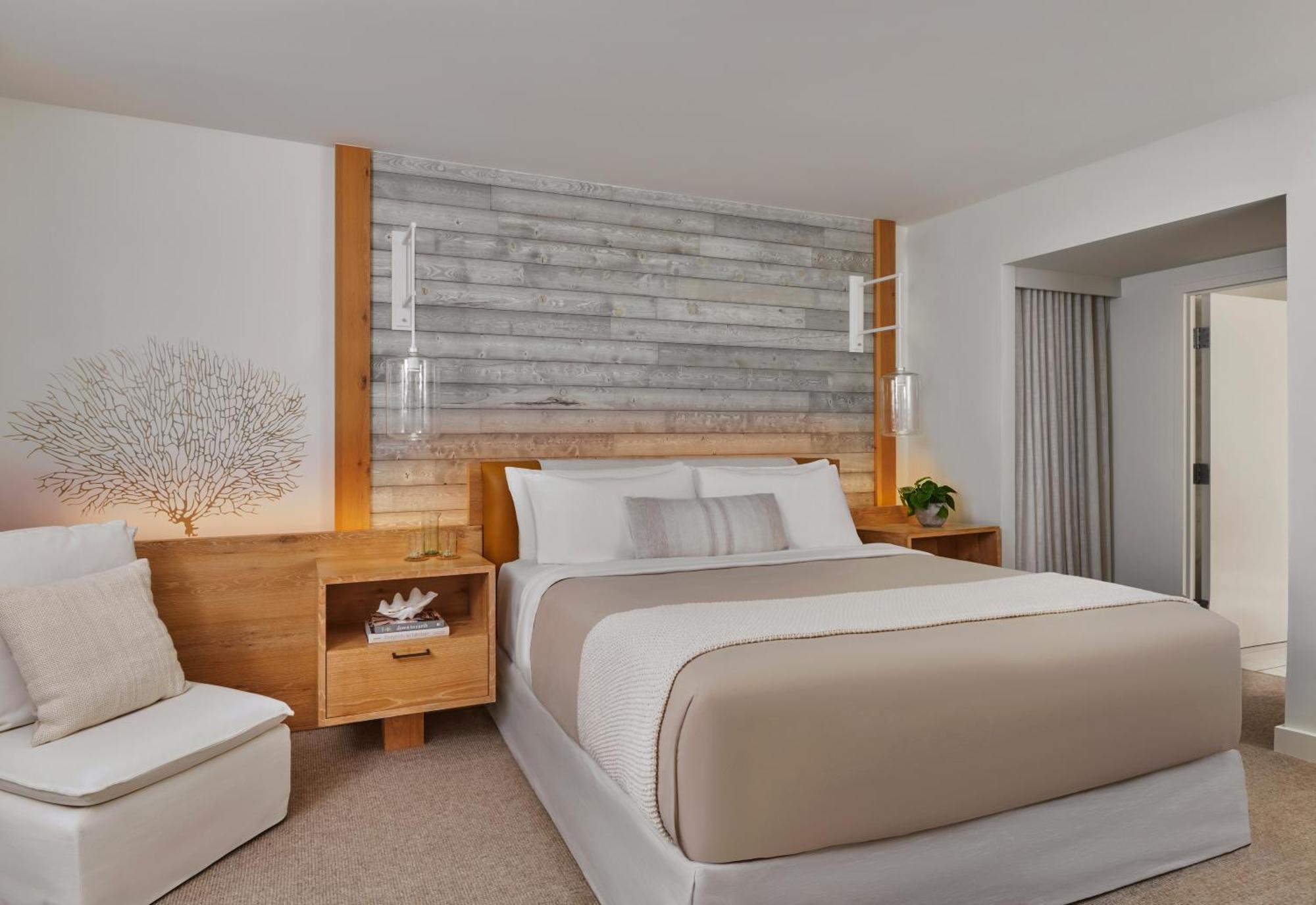 One-Bedroom King Suite City View
