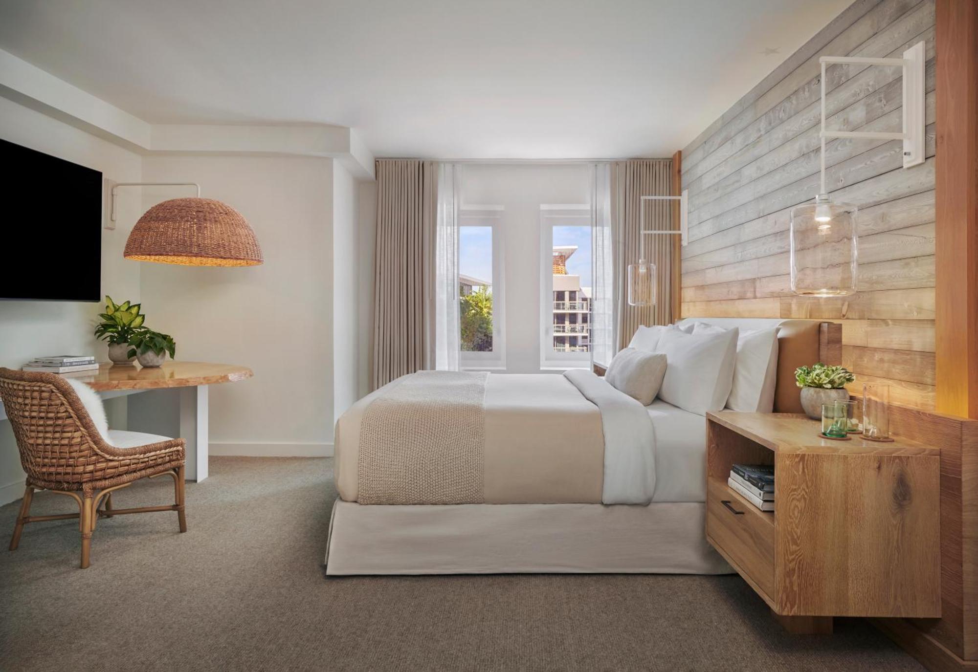 One-Bedroom King Suite Balcony City View
