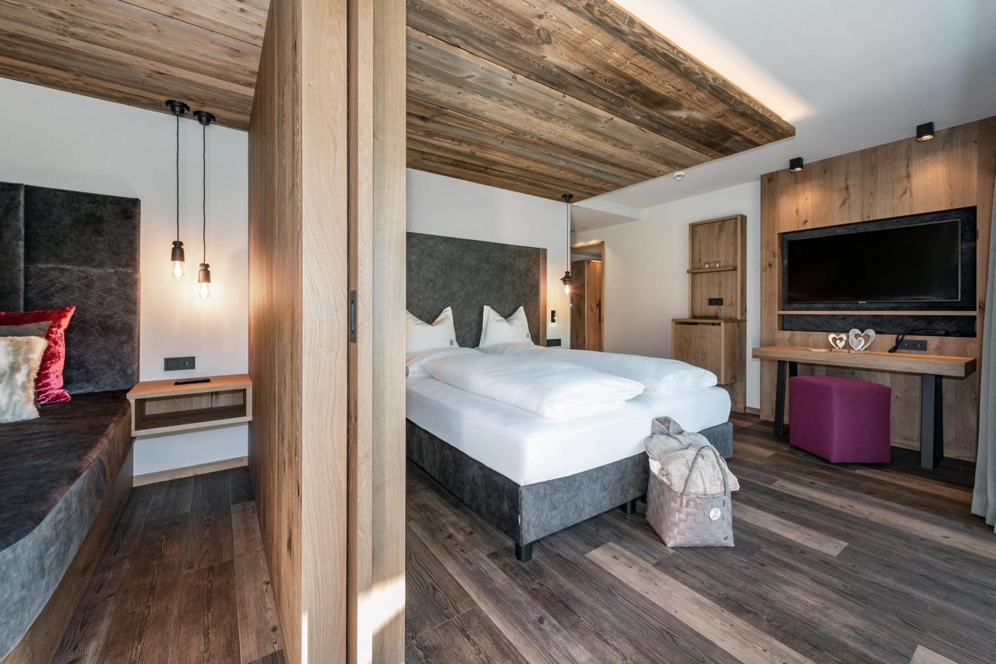 Superior Double Room Balcony Mountain View