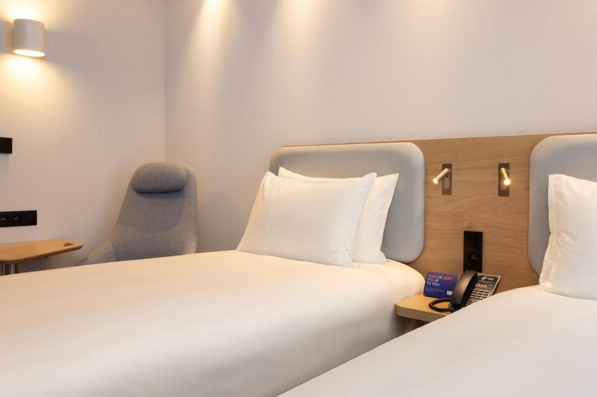 Standaard Kamer met 2 Aparte Bedden en Gratis Ontbijt