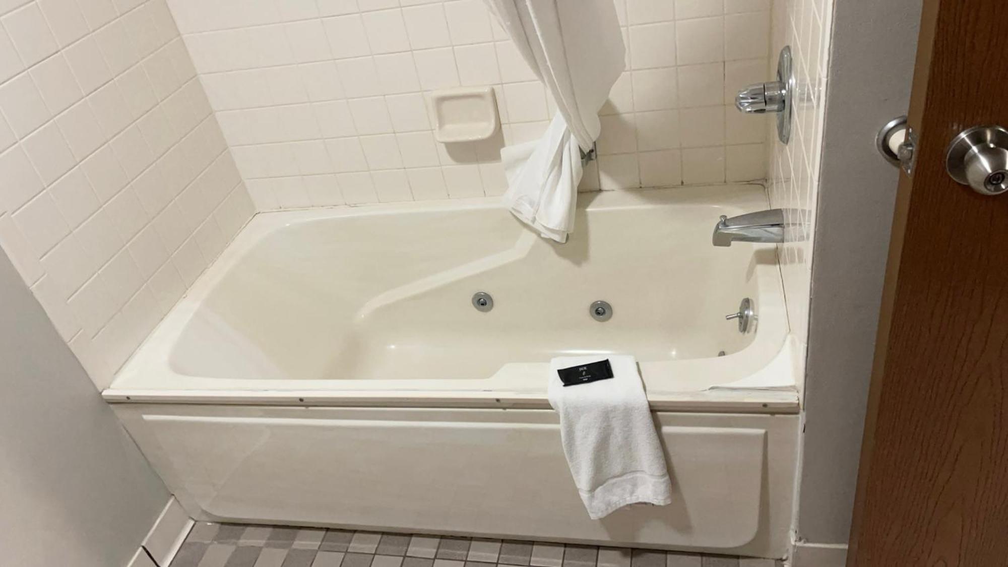 Deluxe Suite with Three Queen Beds - Non-Smoking