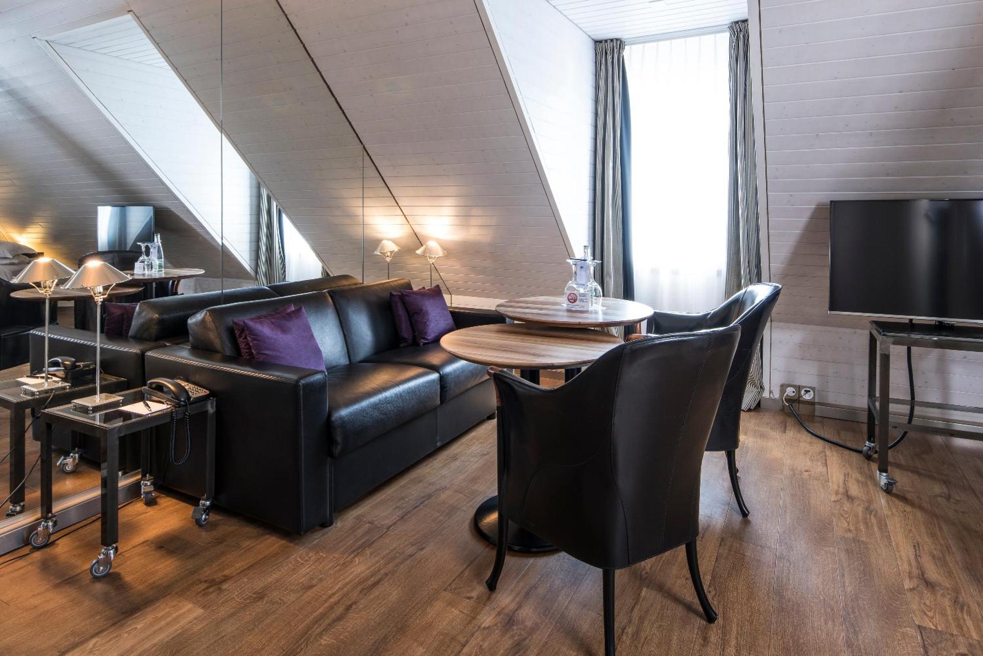 Junior Suite with View on the Old Town
