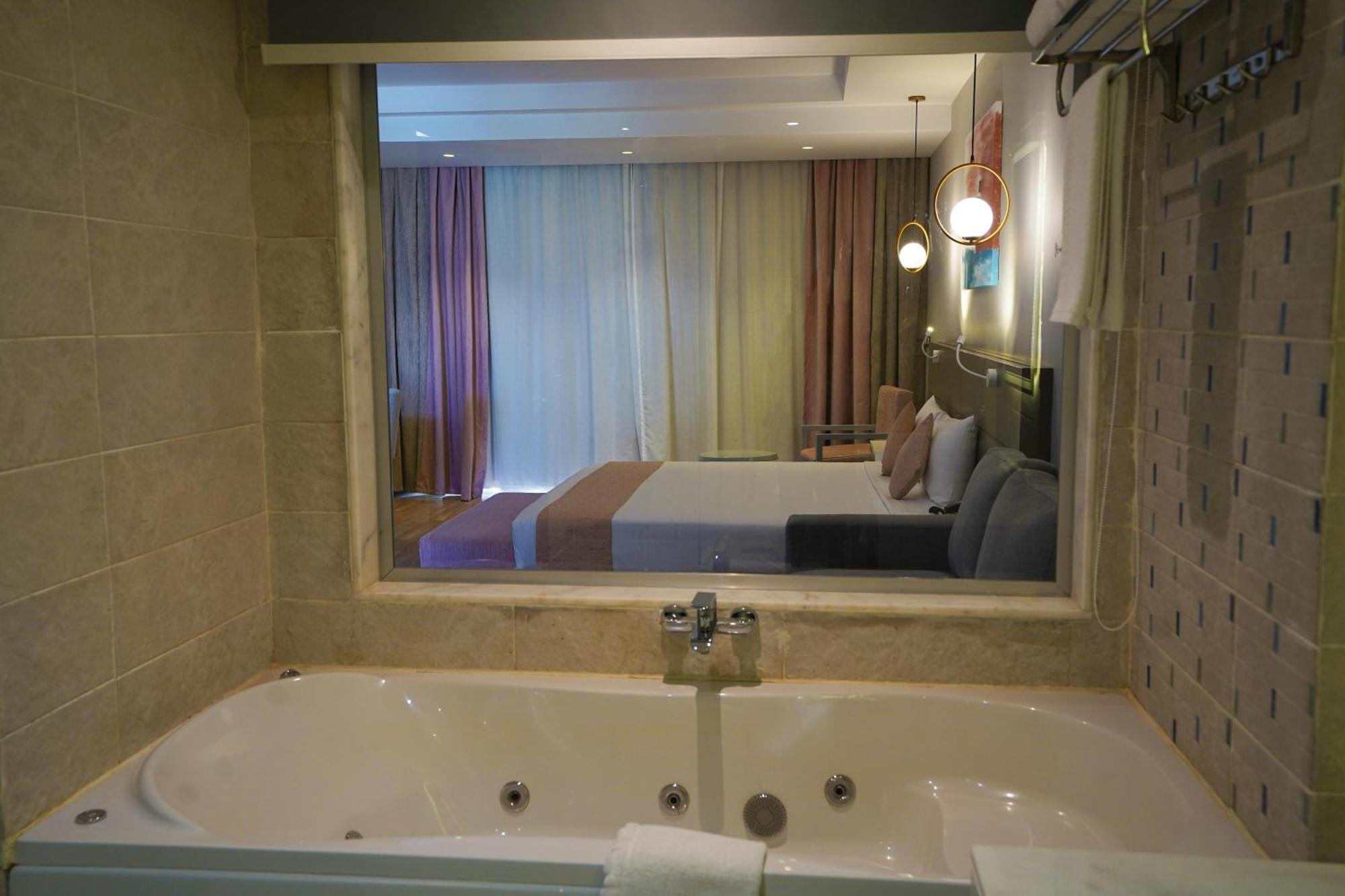 Chambre Premium avec Jacuzzi Intérieur - Vue sur Mer