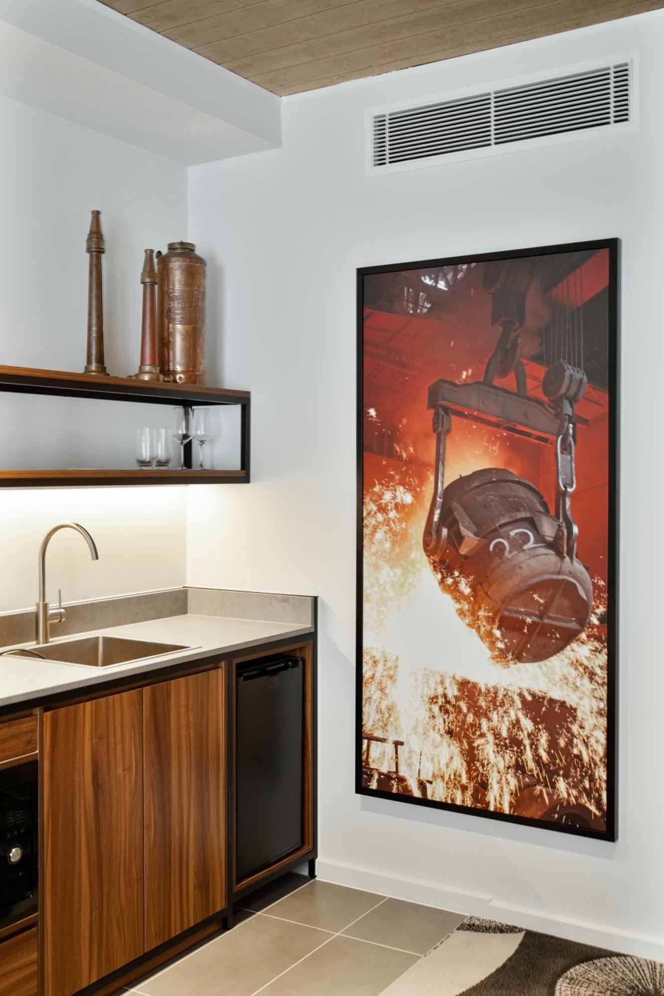 King Room Roll Shower Disability Access