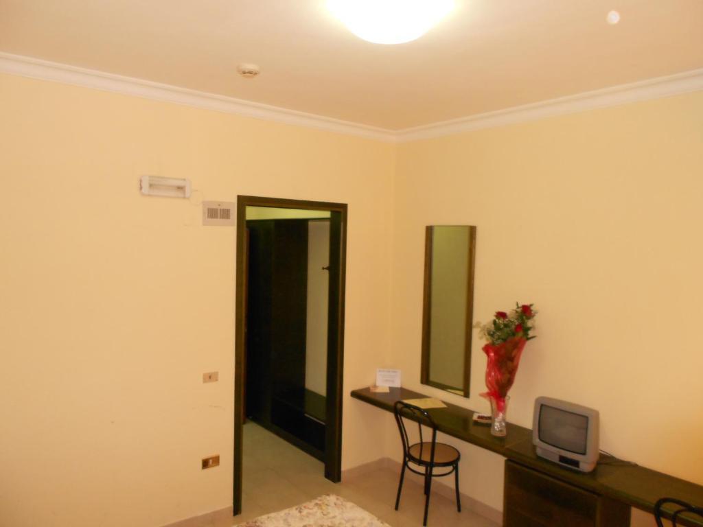 Quadruple Room,693656262:JPEG