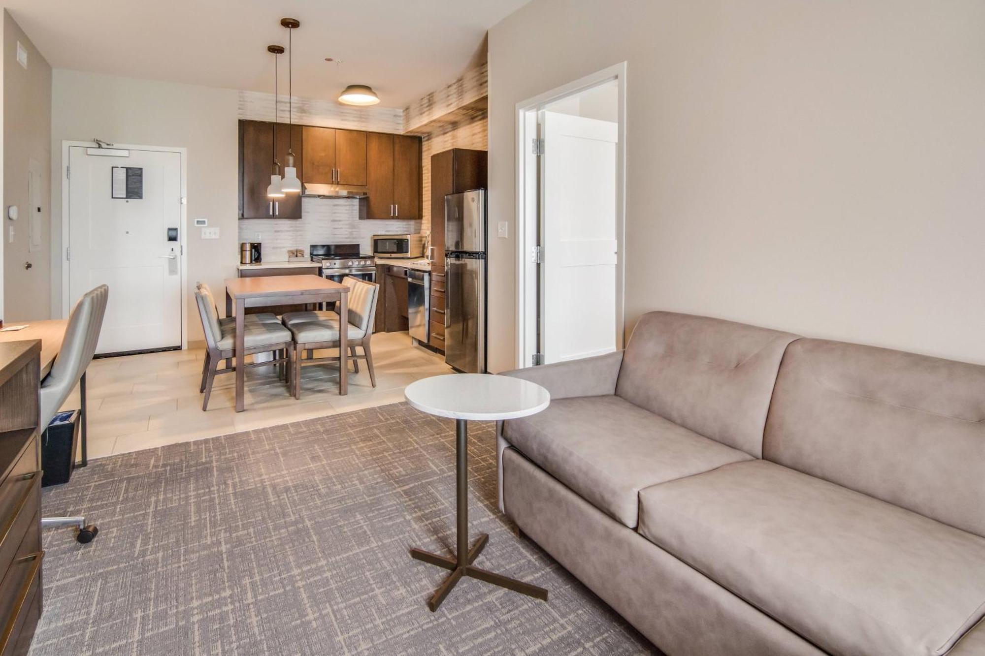 Two-Bedroom Suite,1633086449:JPEG