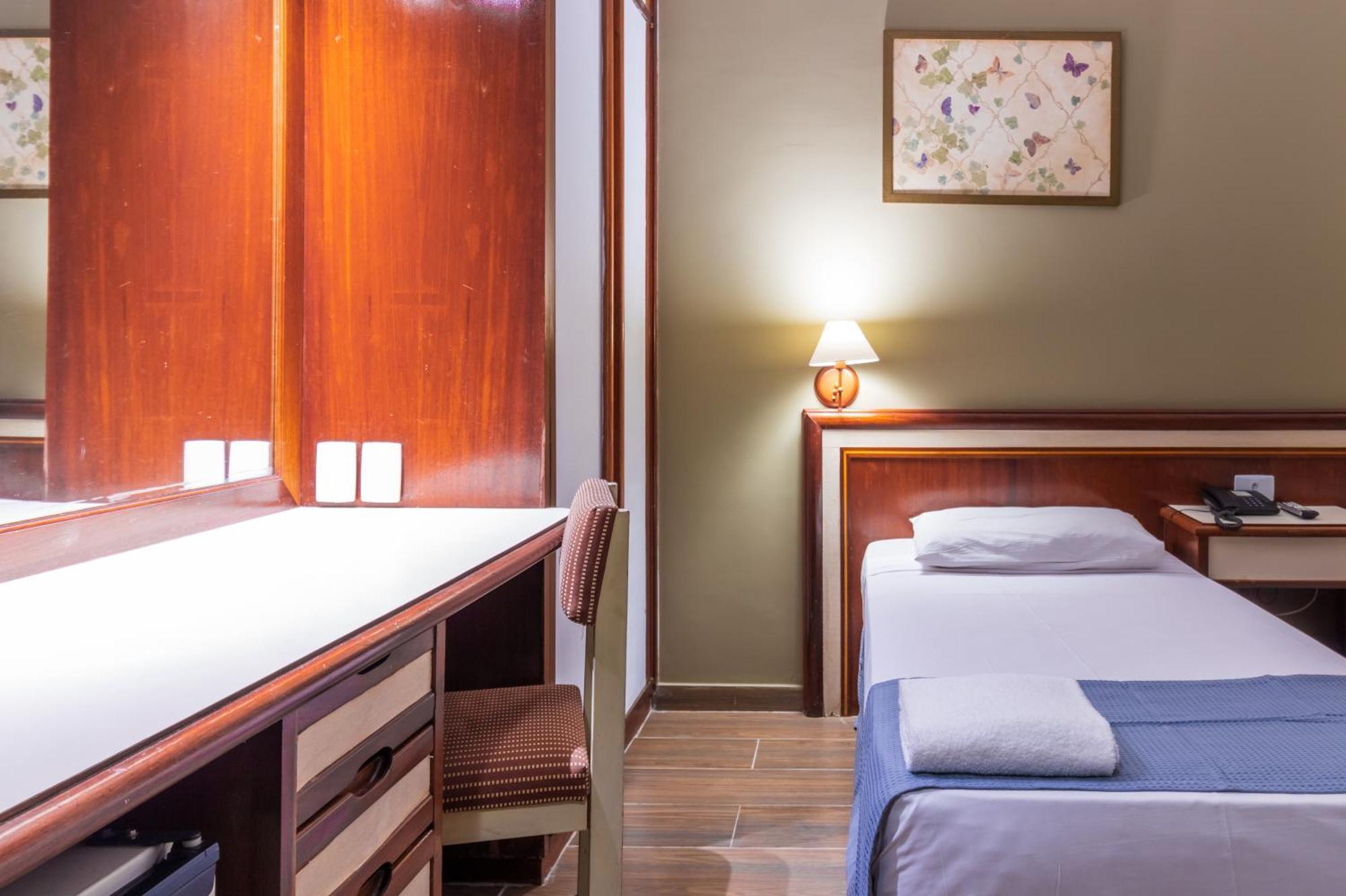 Quarto Twin Standard