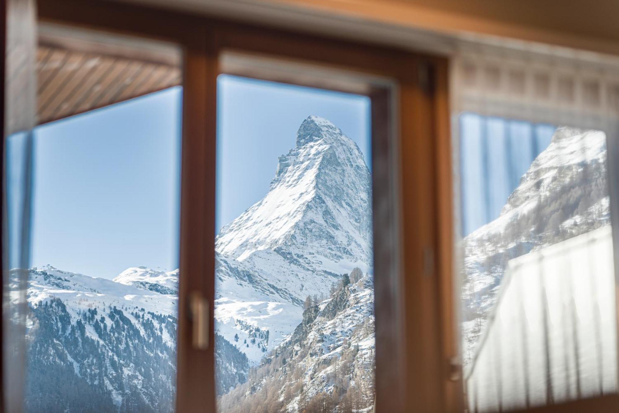 Double Room Balcony Matterhorn View