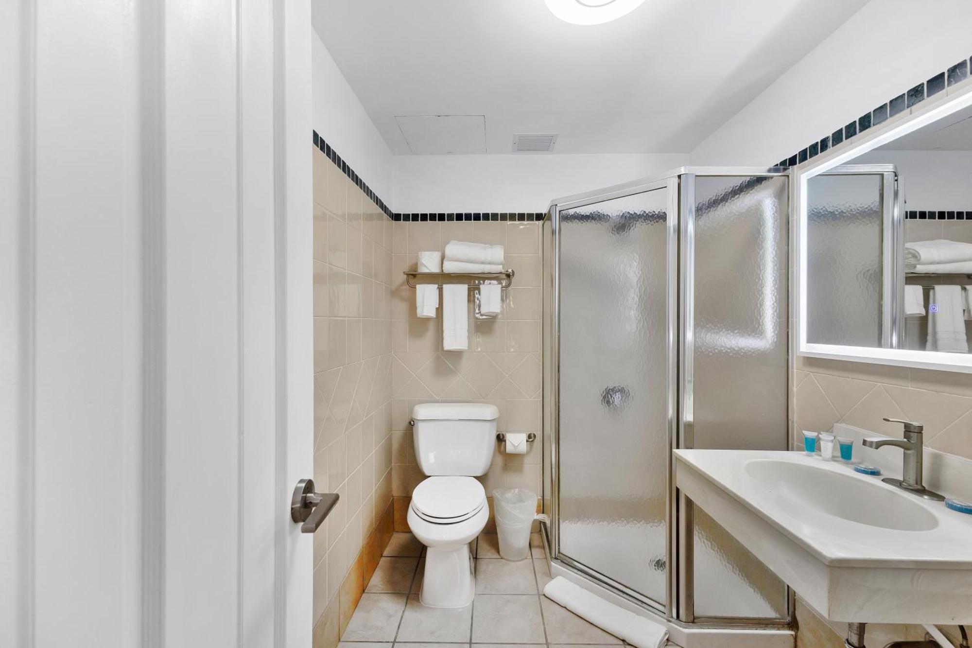 Standard Double Suite,1644676151:JPEG