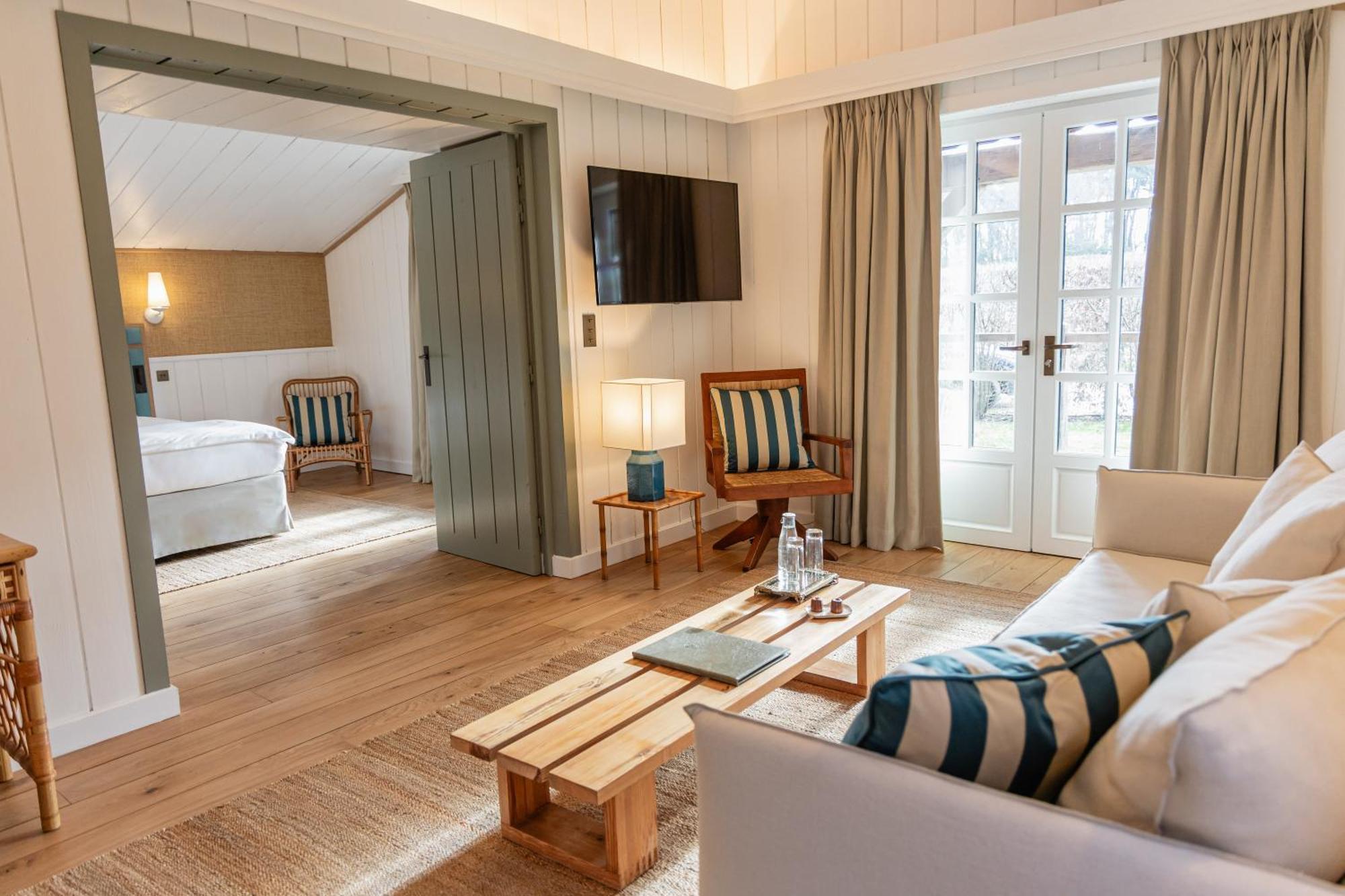 Signature Suite,1645656987:JPEG