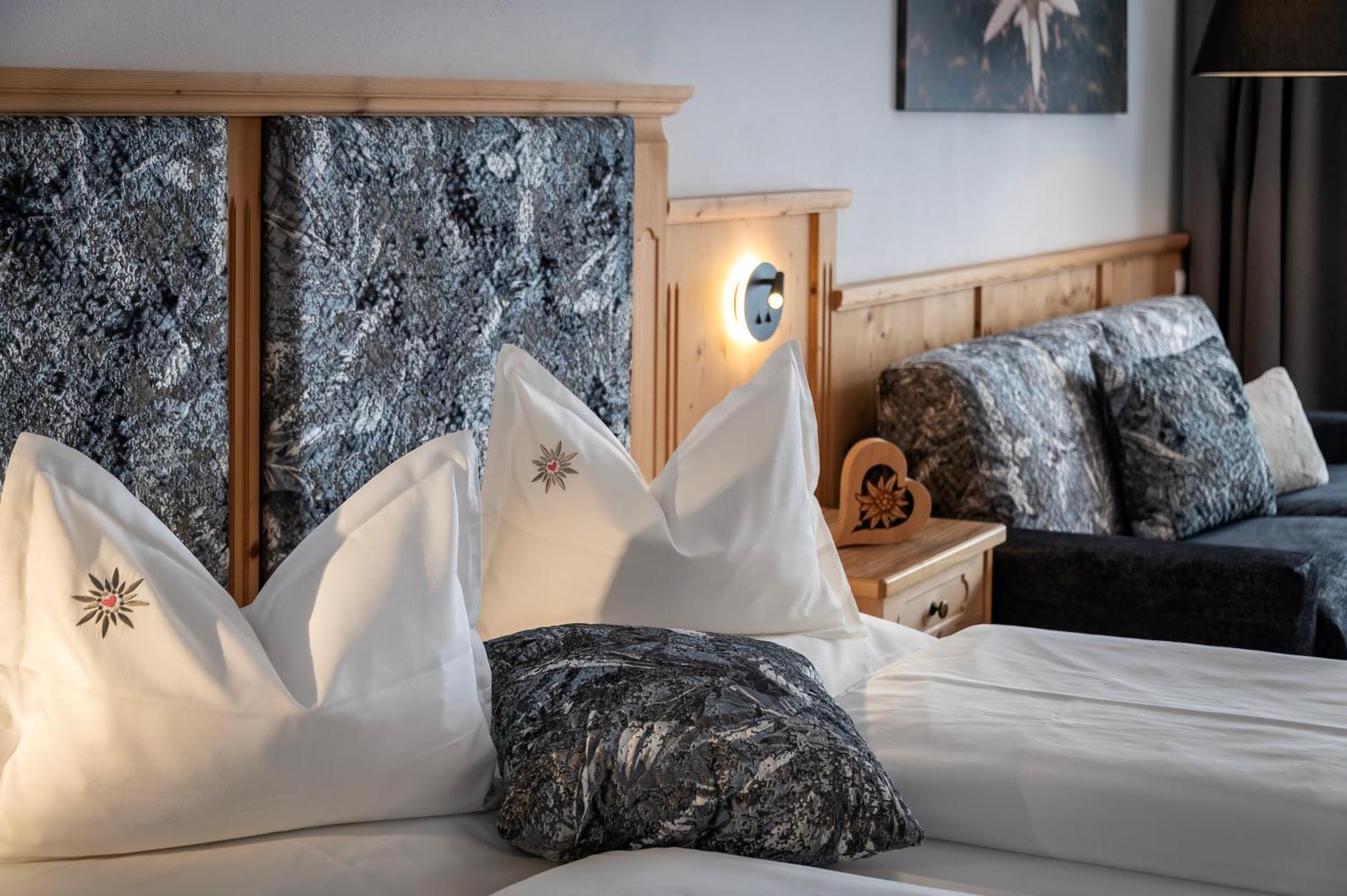 Comfort Double Room Mountain View