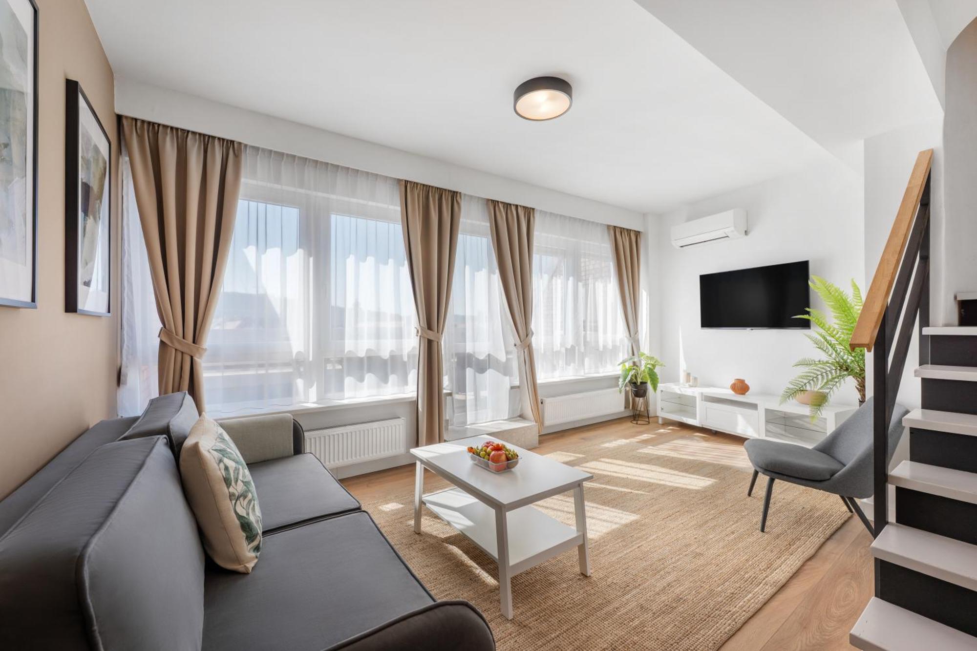 Deluxe Two-Bedroom Apartment terrace