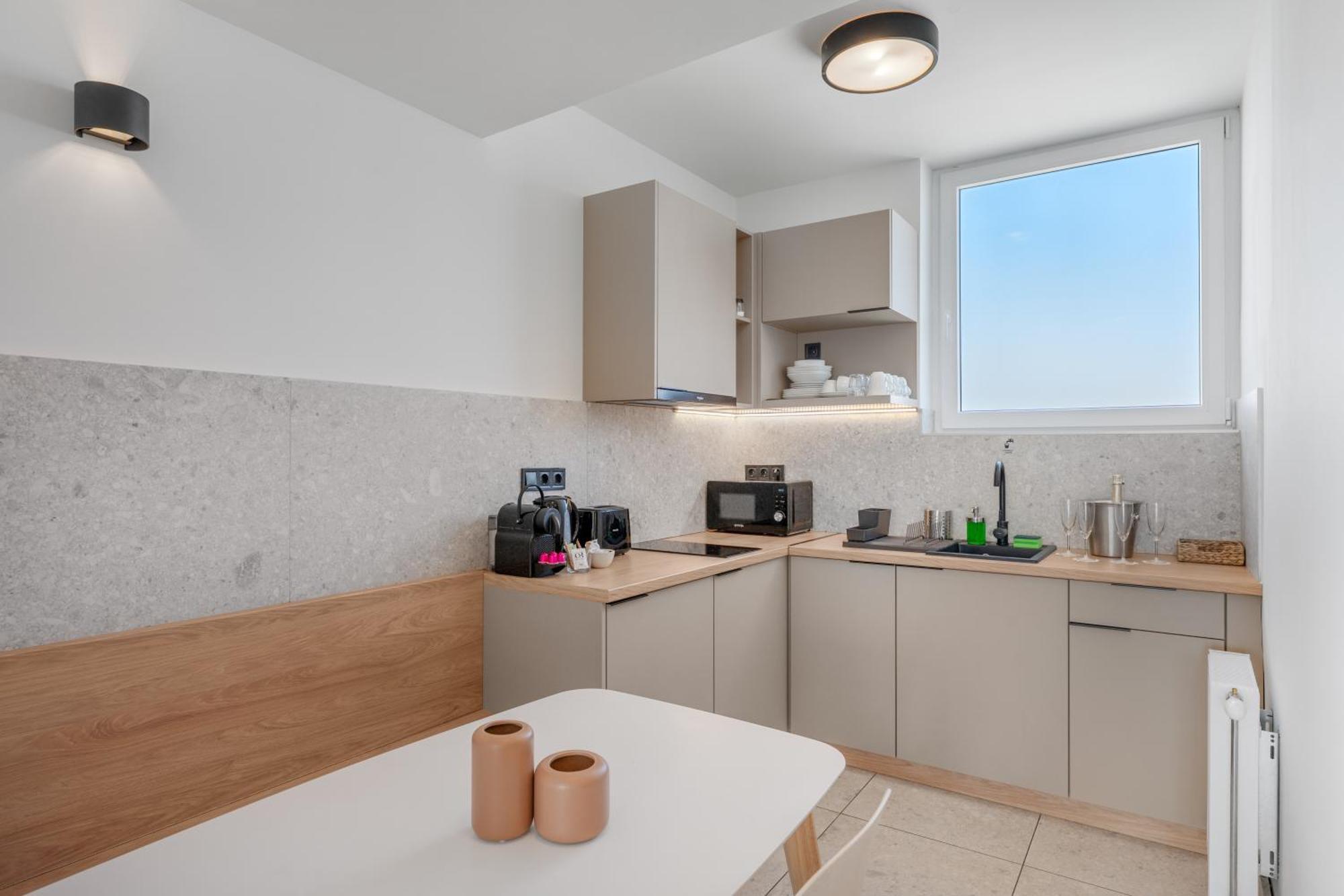 Deluxe Two-Bedroom Apartment terrace