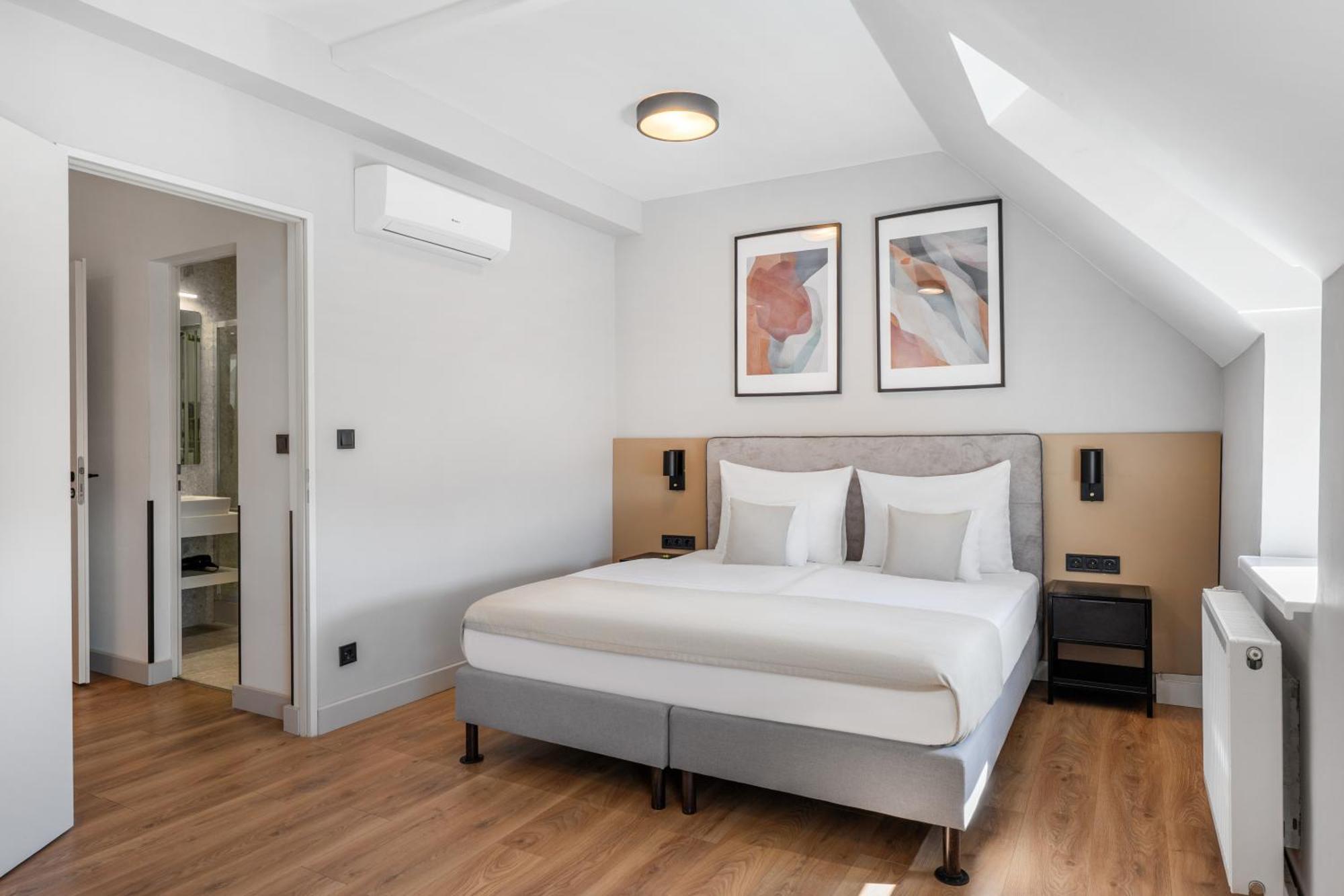 Deluxe Two-Bedroom Apartment terrace