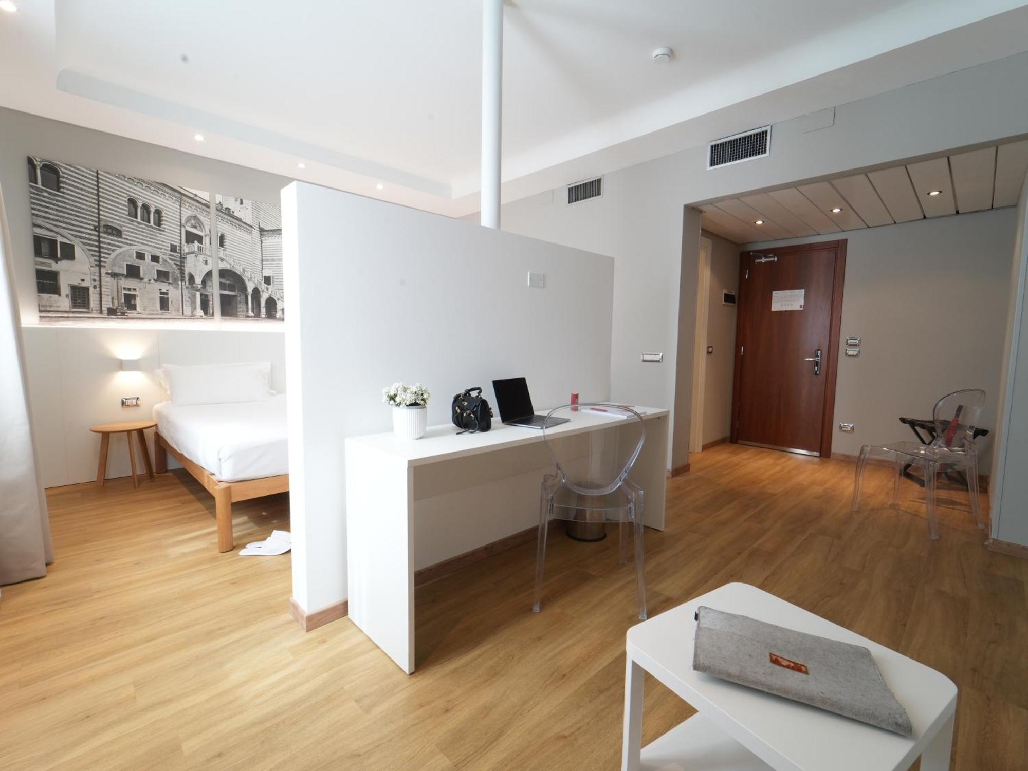 Junior Suite,1659455434:JPEG
