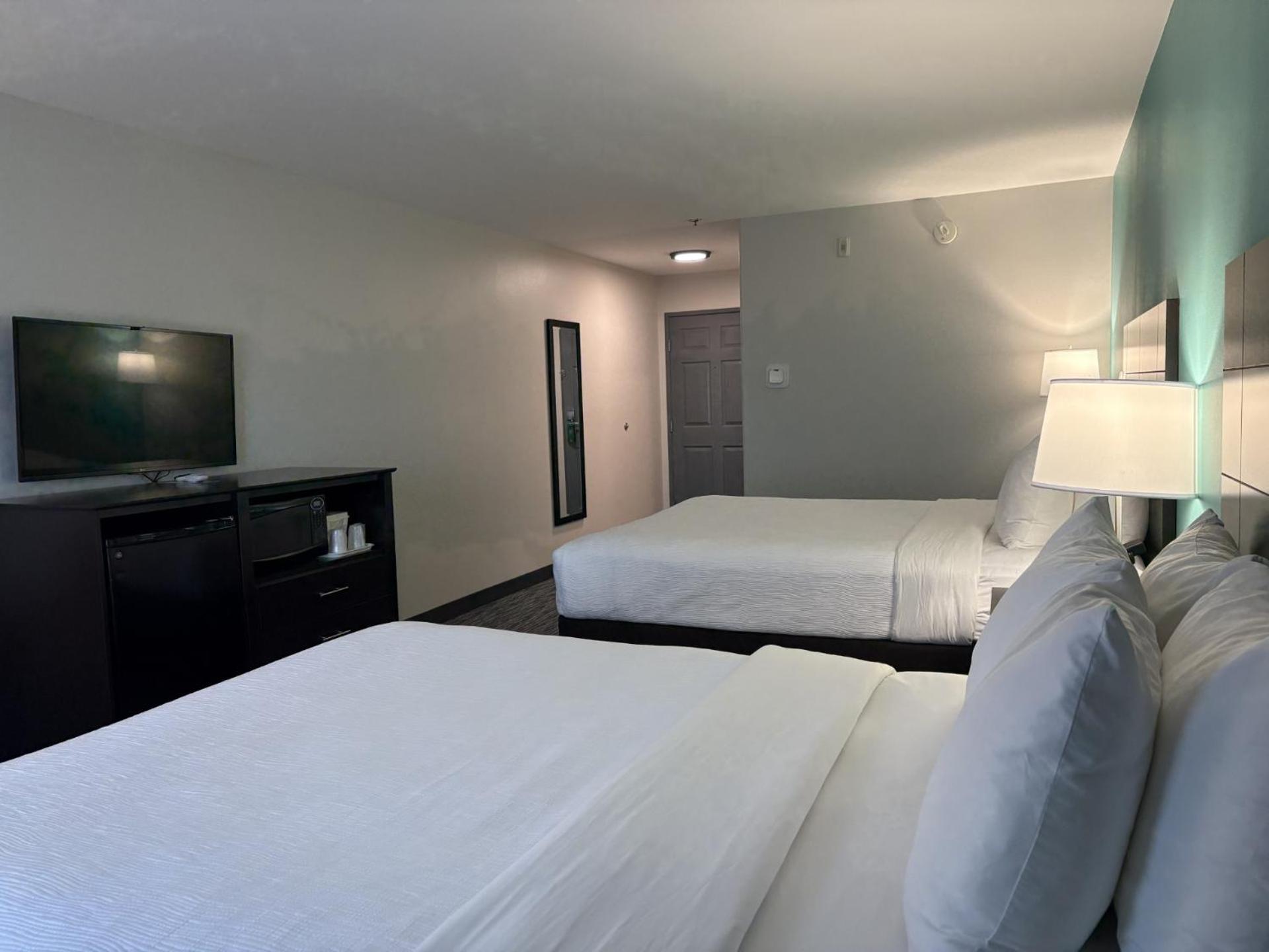 2 Queen Beds, Nonsmoking, Accessible with Interior Corridor,1660316442:JPEG