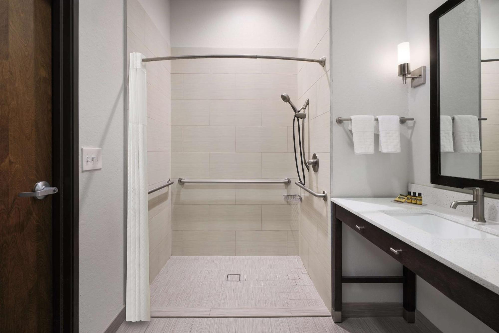 King Suite with Roll-In Shower and Sofa Bed - Disability Access/Non-Smoking