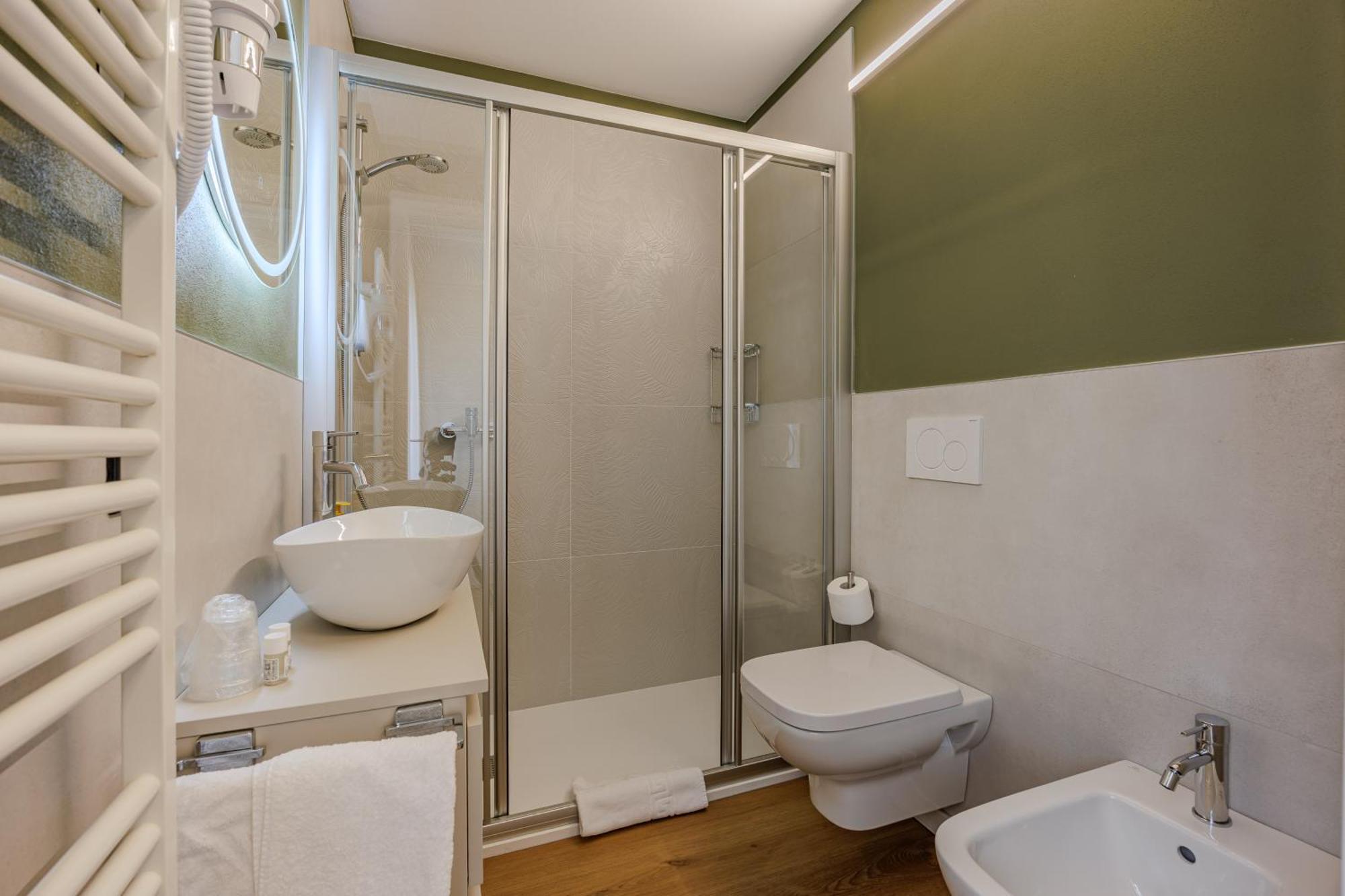 Double Room,1663035703:JPEG